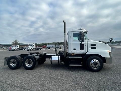 2022 Mack ANTHEM 64T