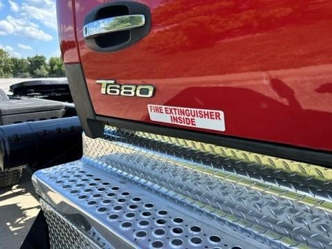 2023 Kenworth T680