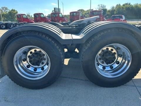2023 Kenworth T680