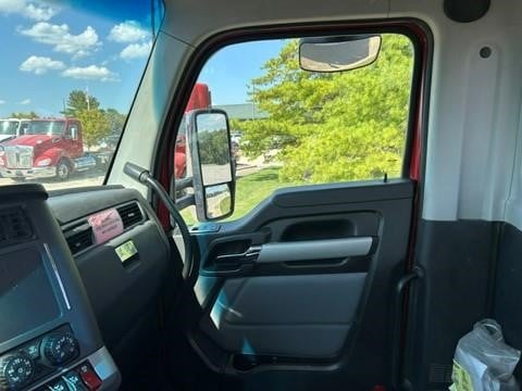 2023 Kenworth T680