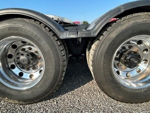 2023 Kenworth T680
