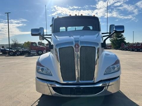 2023 Kenworth T680