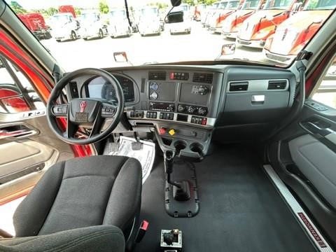 2023 Kenworth T680