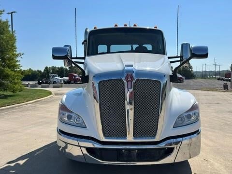 2023 Kenworth T680