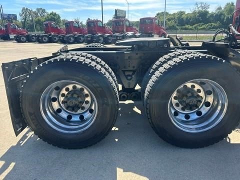 2024 Kenworth T680