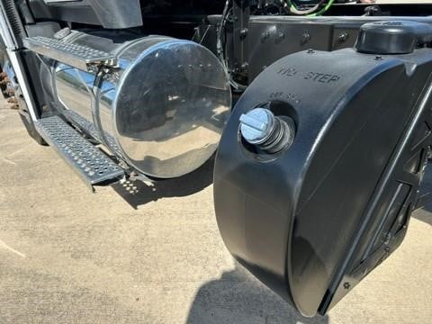 2023 Kenworth T680