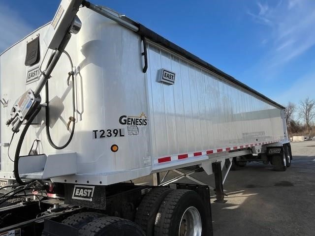 Photo of a 2016 East GENESIS HYBRID