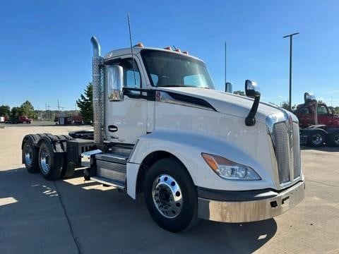 2023 Kenworth T680