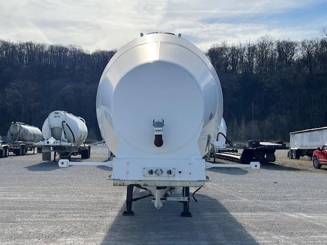 Photo of a 2016 Mac 1833CF