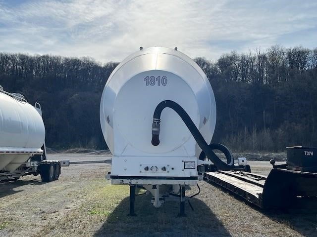 Photo of a 2016 Mac 1833CF