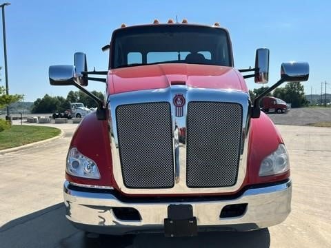 2022 Kenworth T680