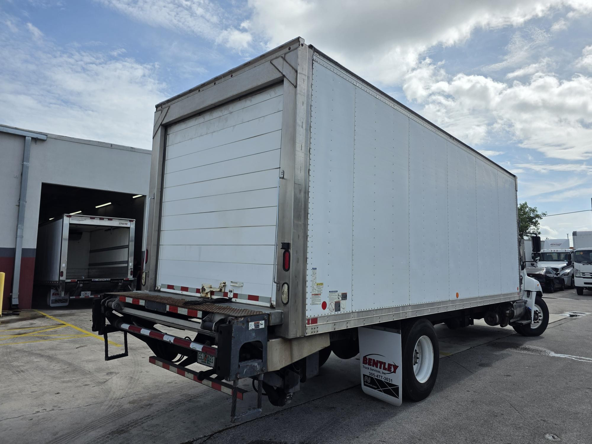 2016 Hino 338D