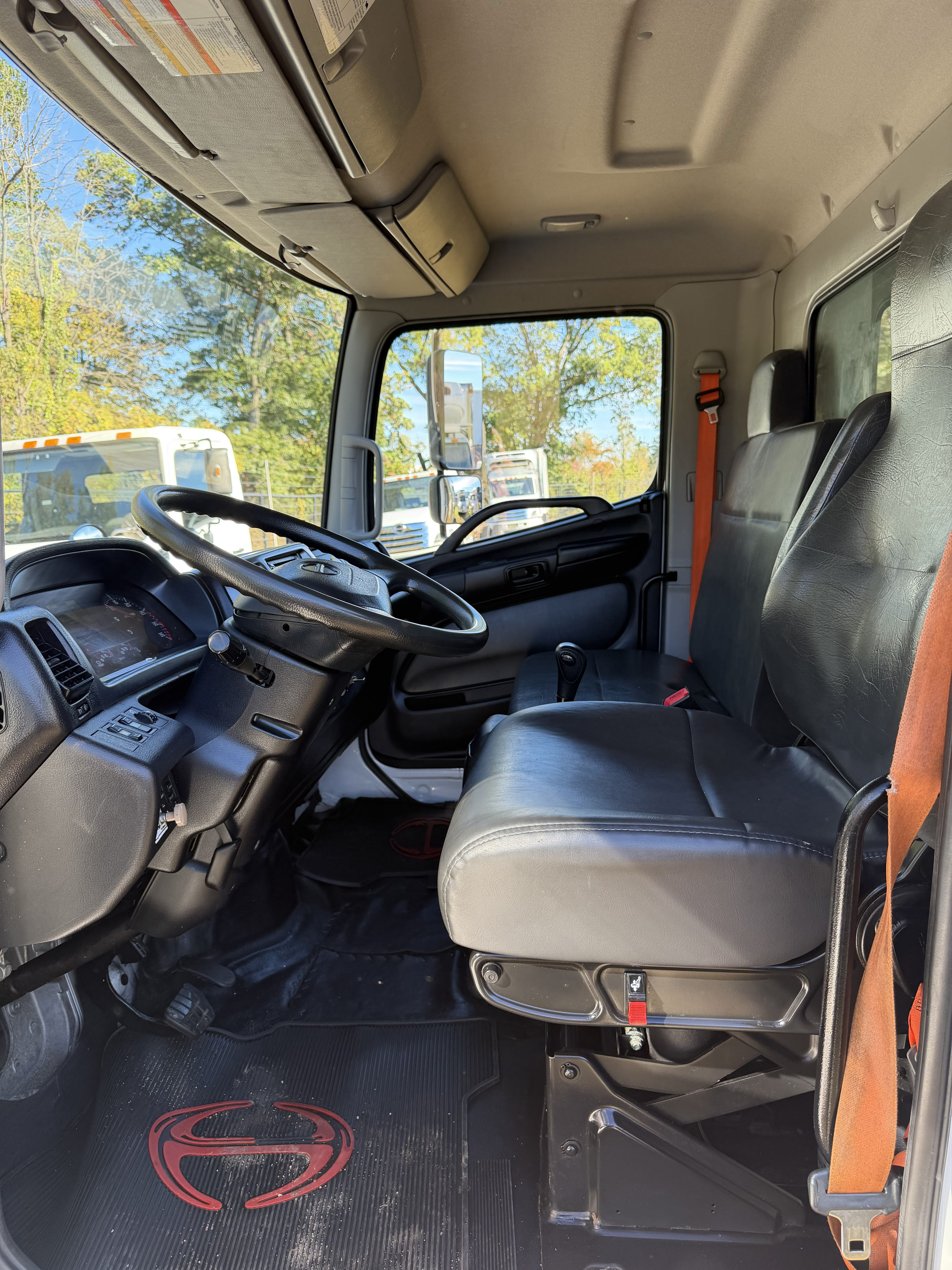 2020 Hino 338D