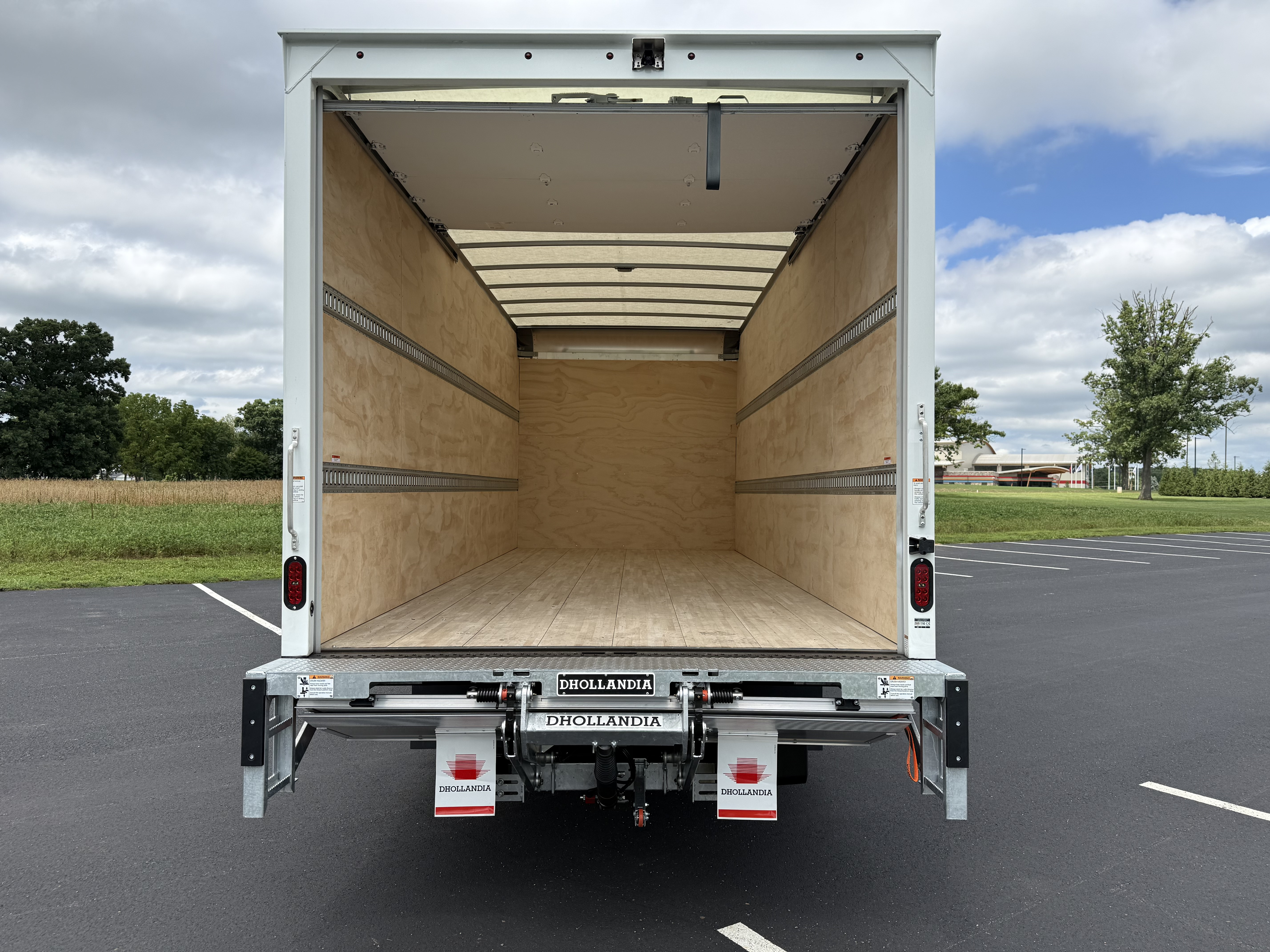 2025 Isuzu NRR Gas