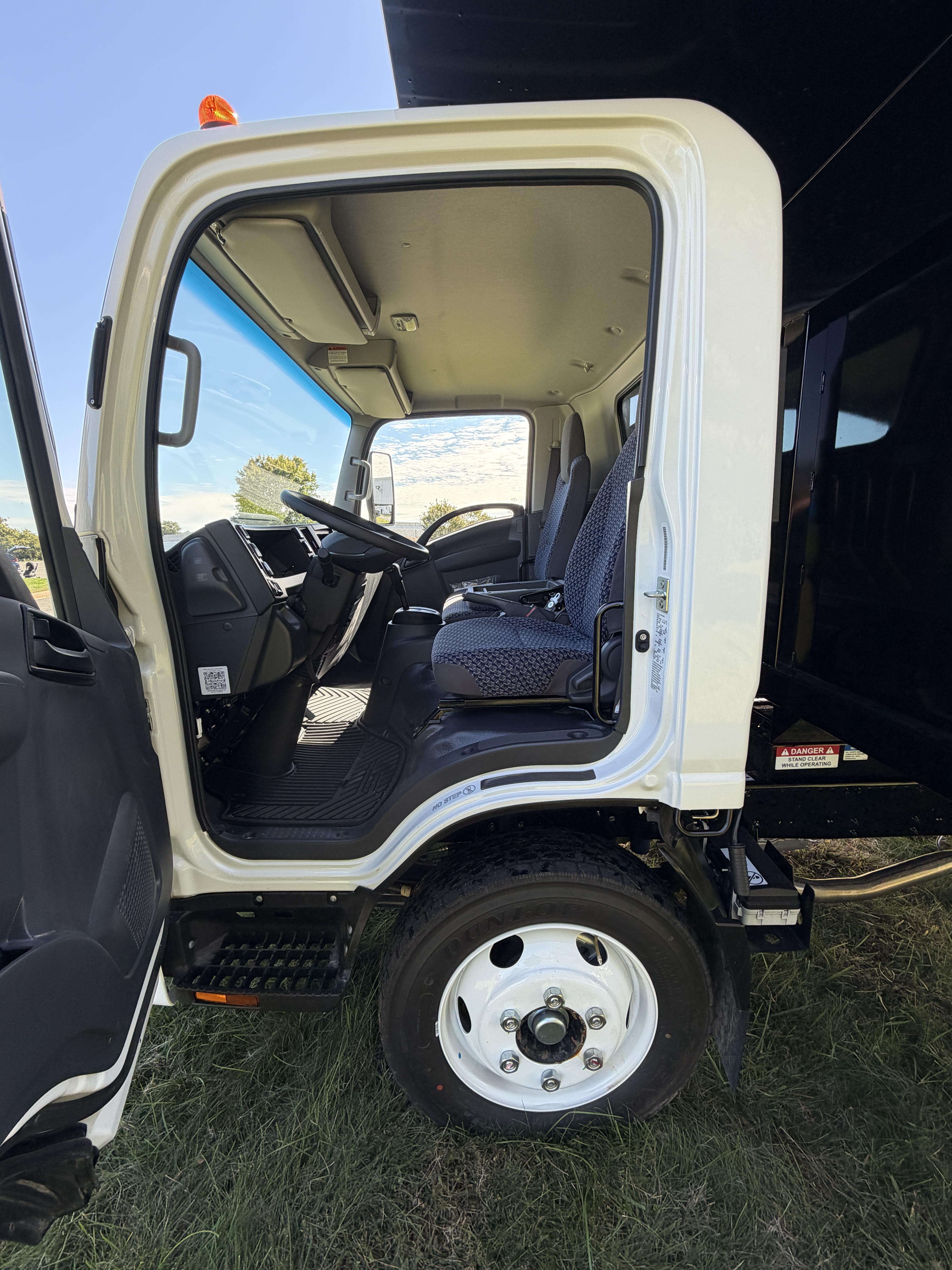 2026 Isuzu NRR GAS