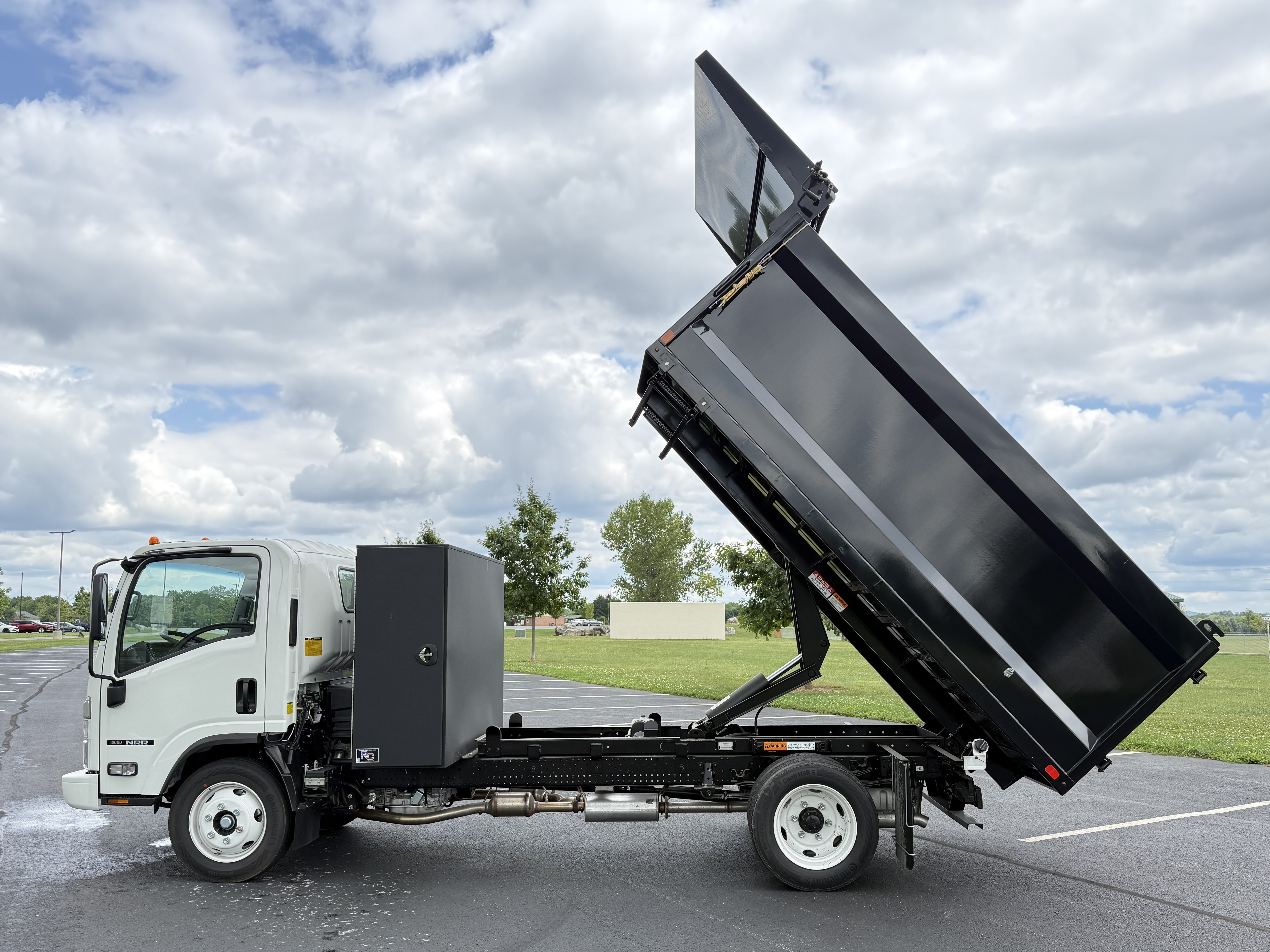 2026 Isuzu NRR Gas
