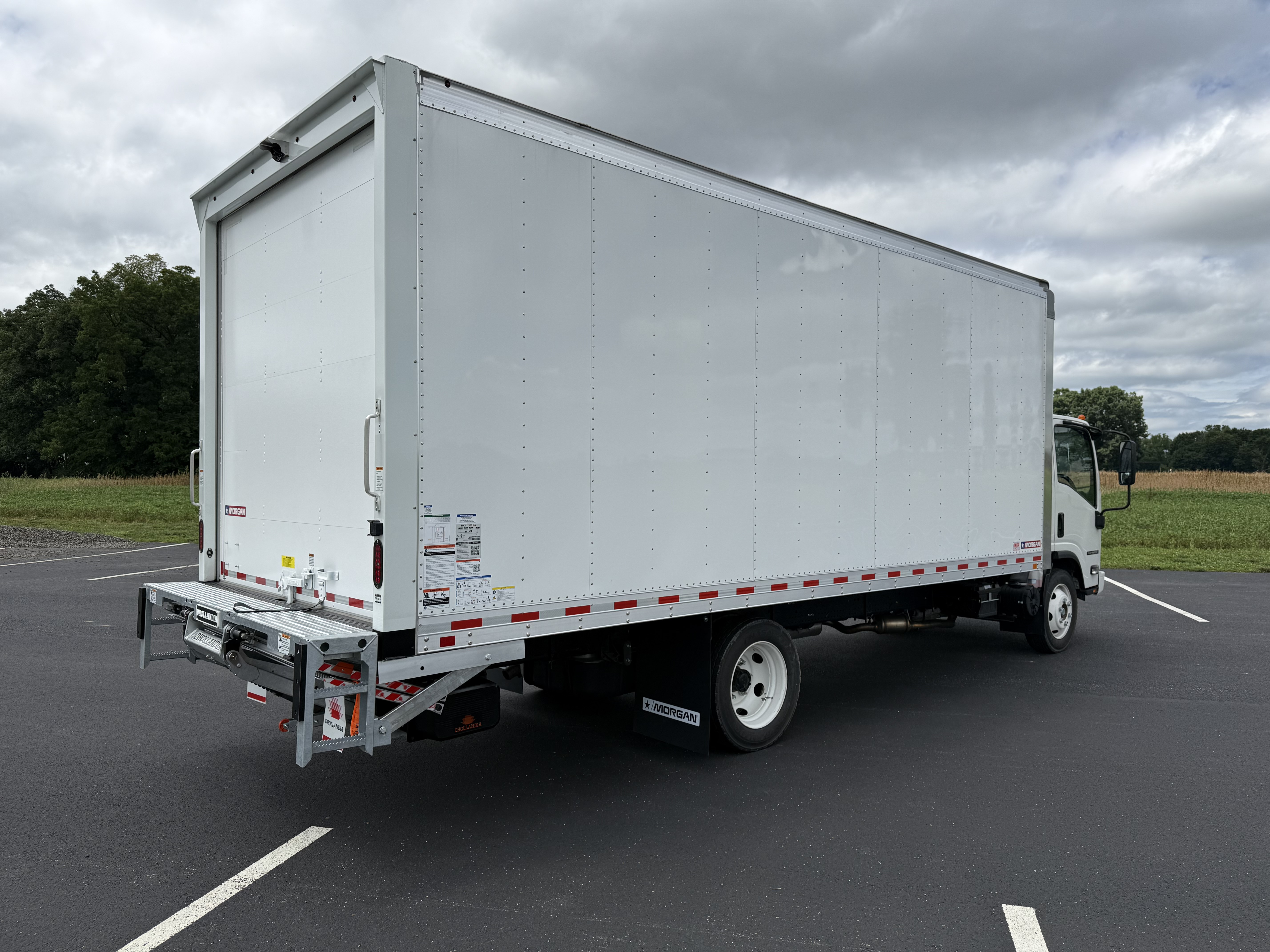 2025 Isuzu NRR Gas
