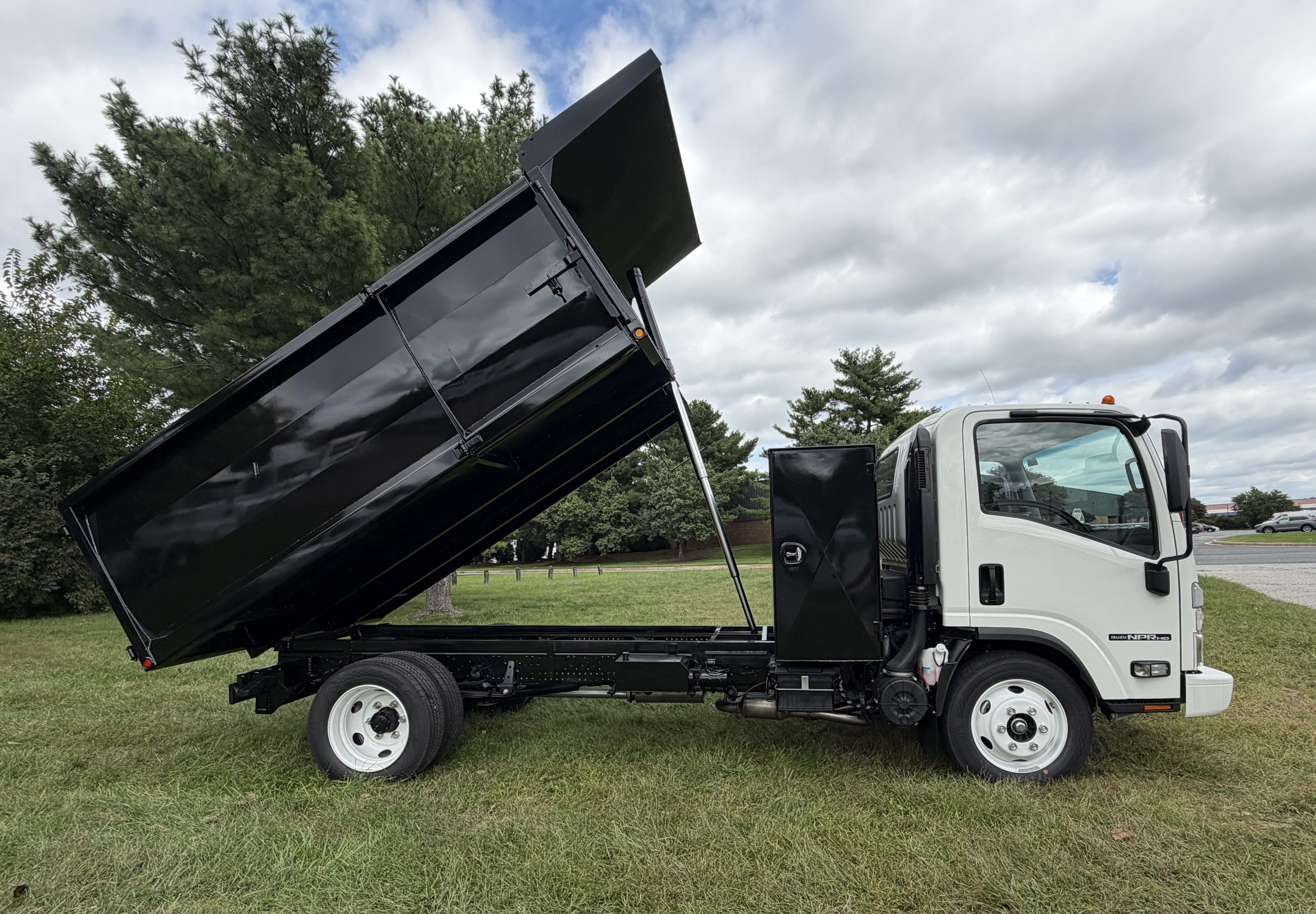 2026 Isuzu NPR HD GAS
