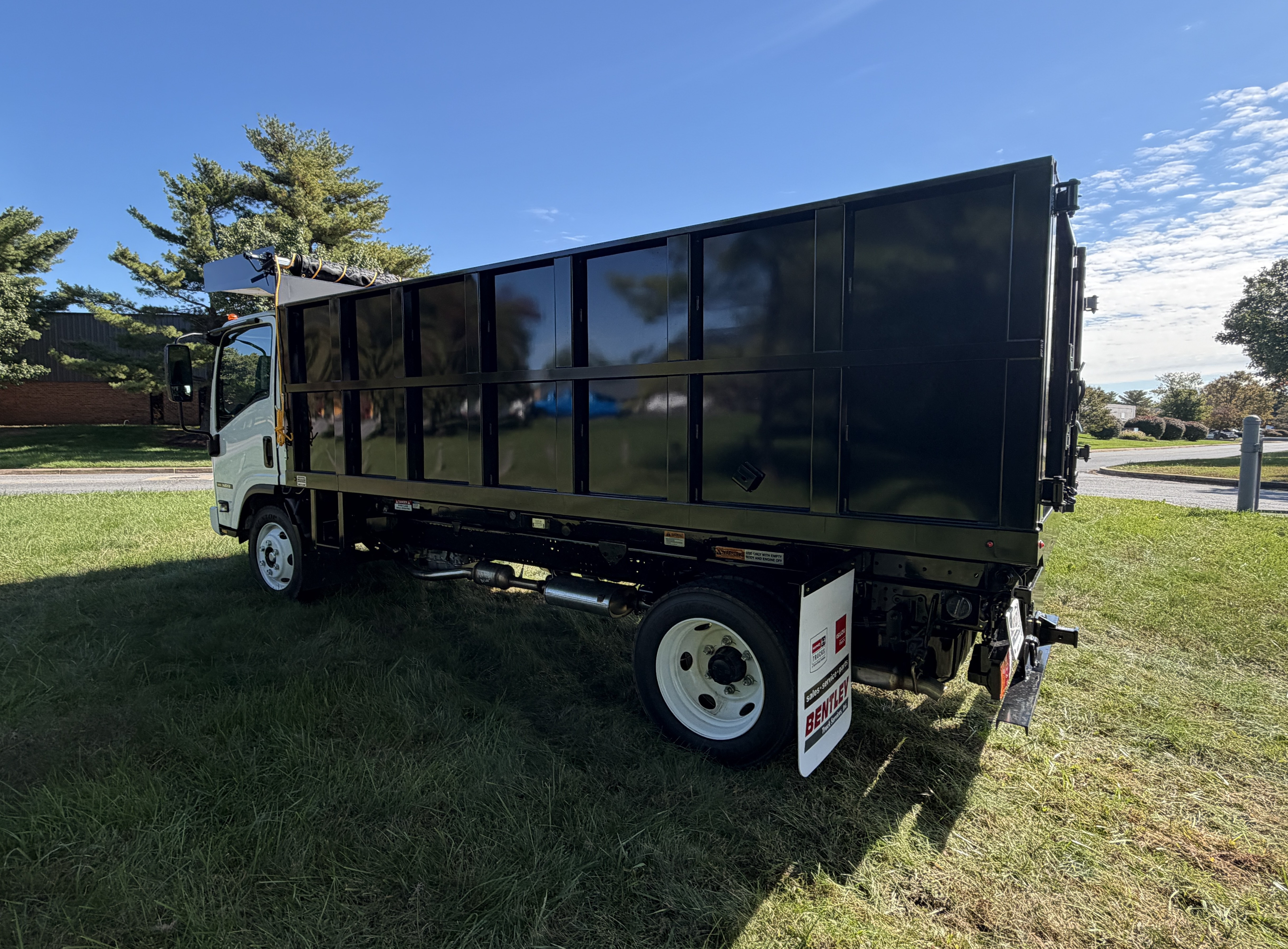2026 Isuzu NRR GAS