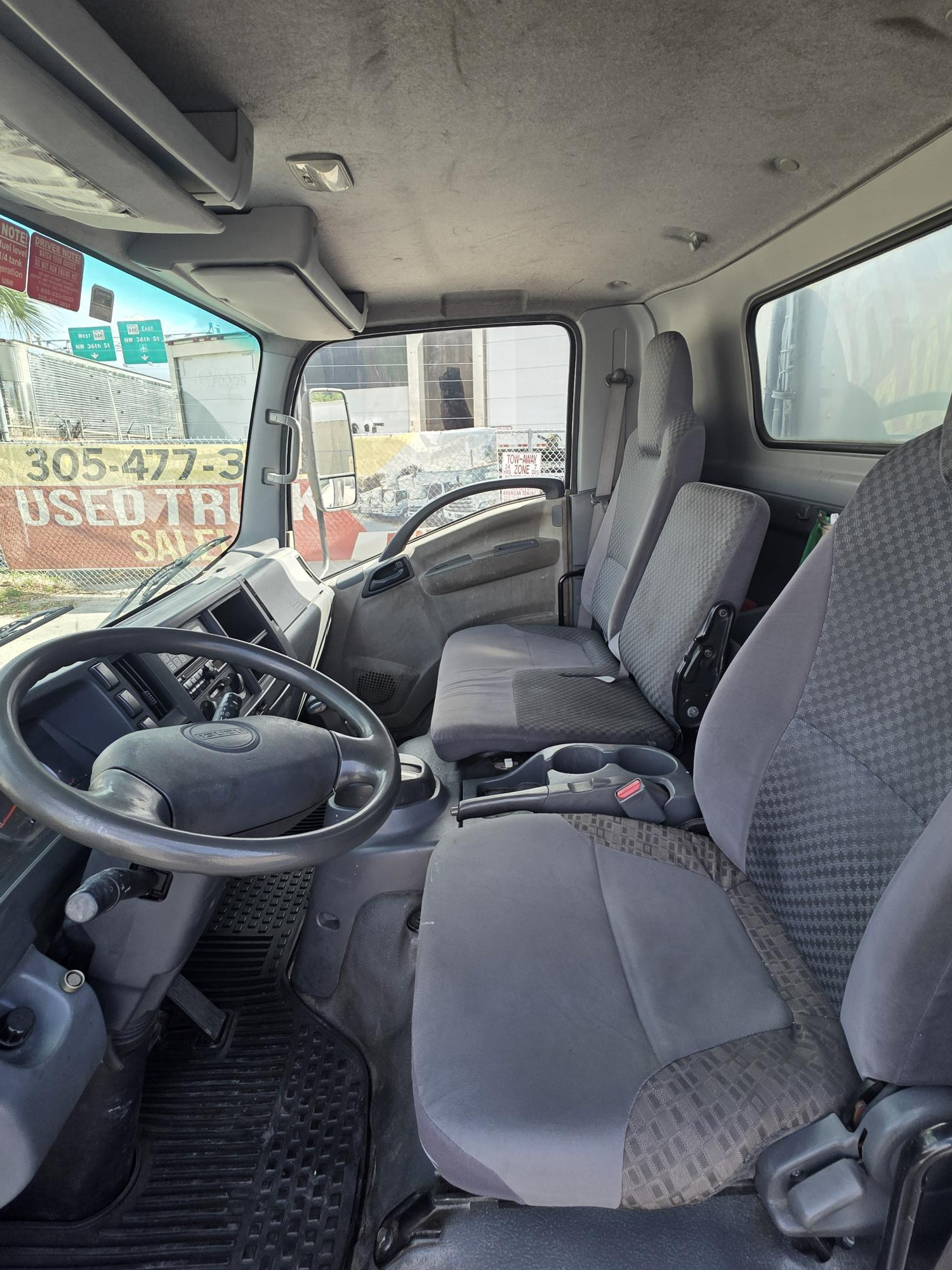 2011 Isuzu nrr