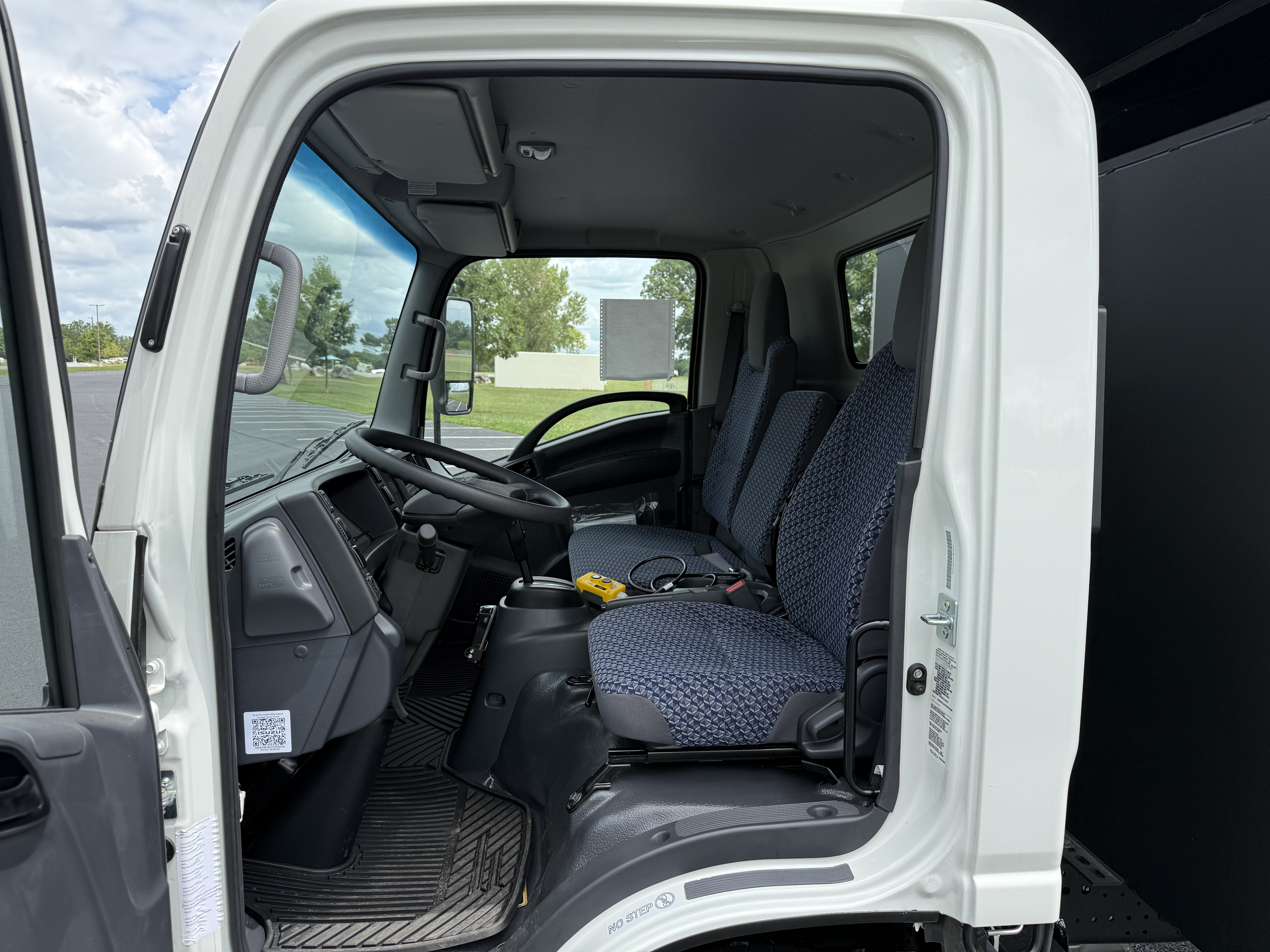 2026 Isuzu NRR Gas