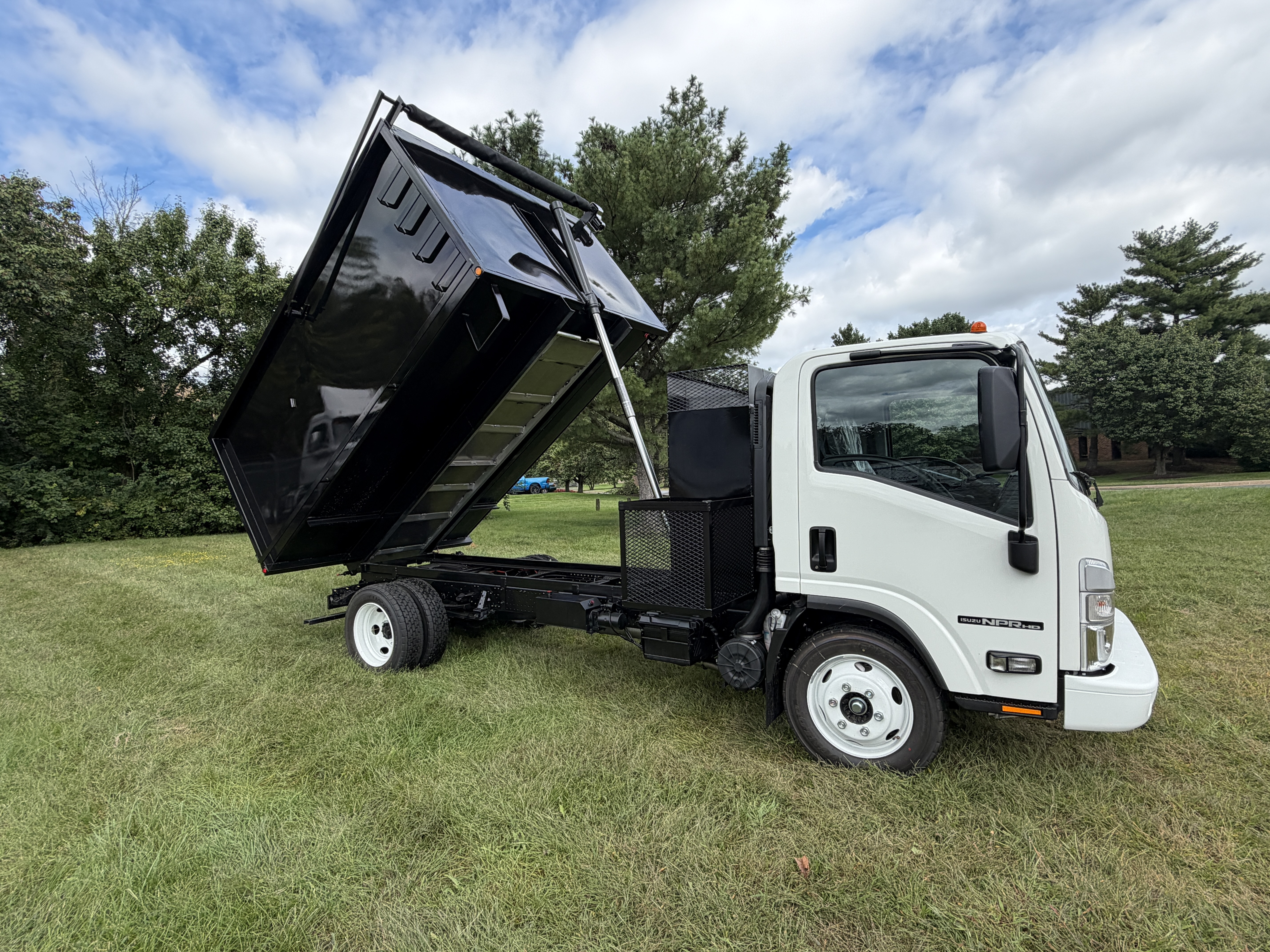 2026 Isuzu NPR HD GAS