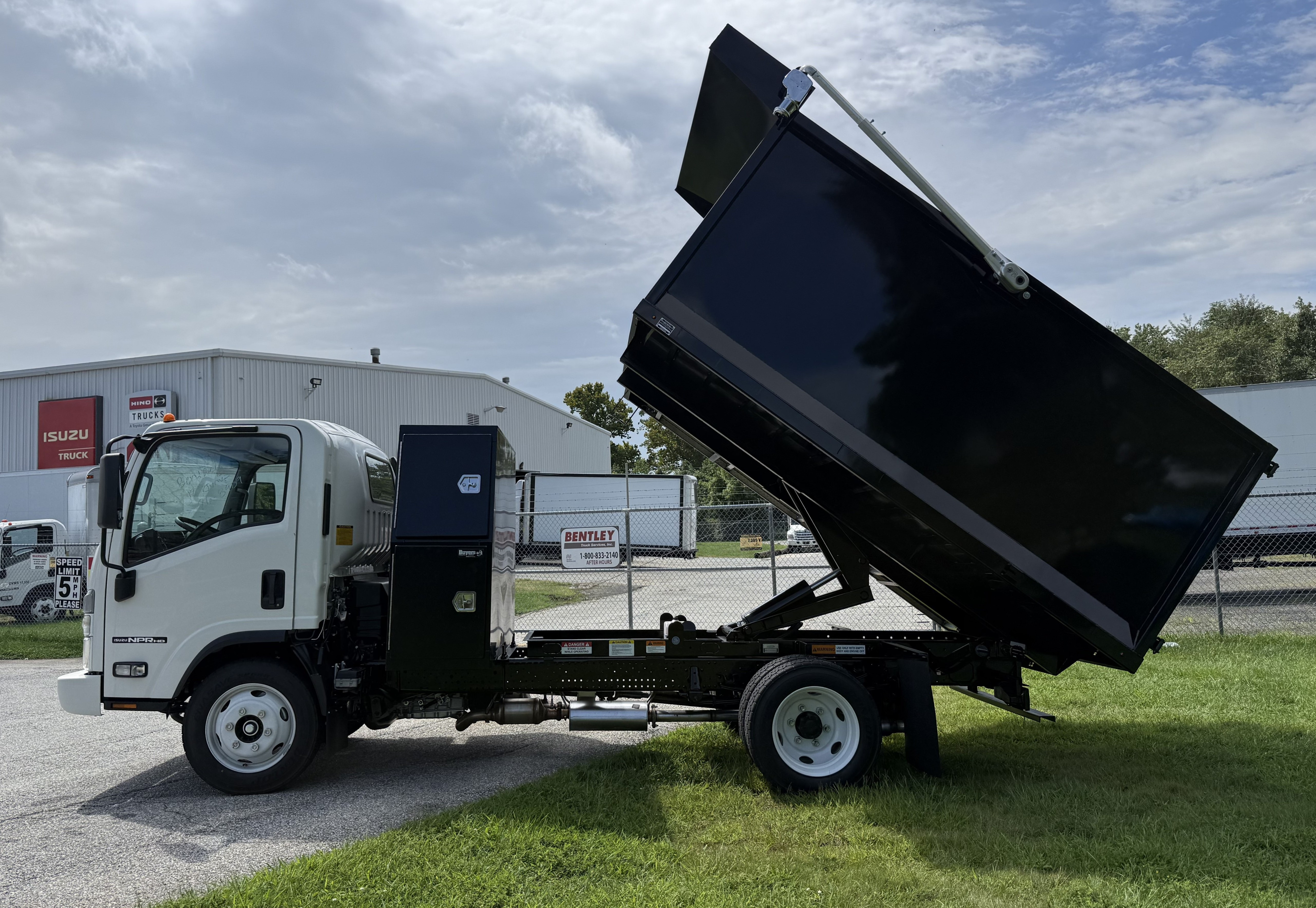 2027 Isuzu NPR HD GAS