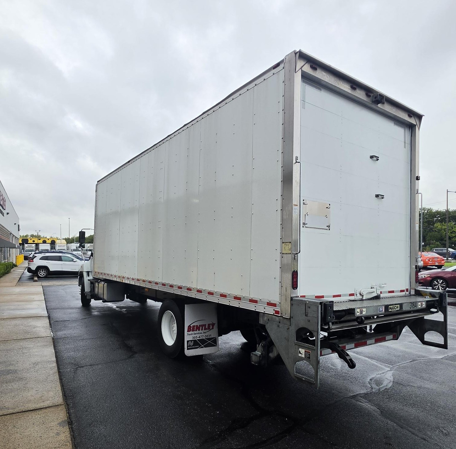 2019 Hino 268A