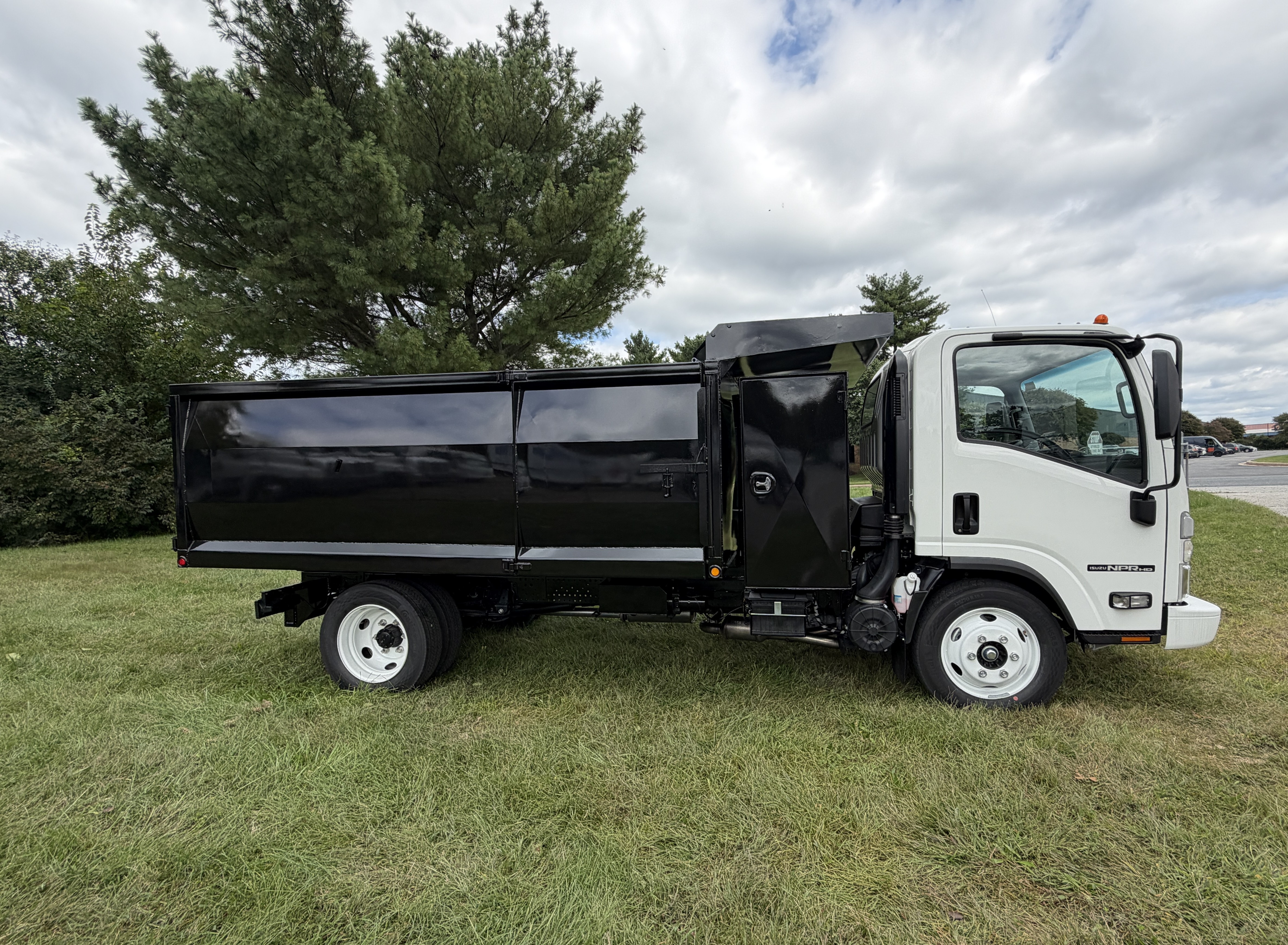 2026 Isuzu NPR HD GAS