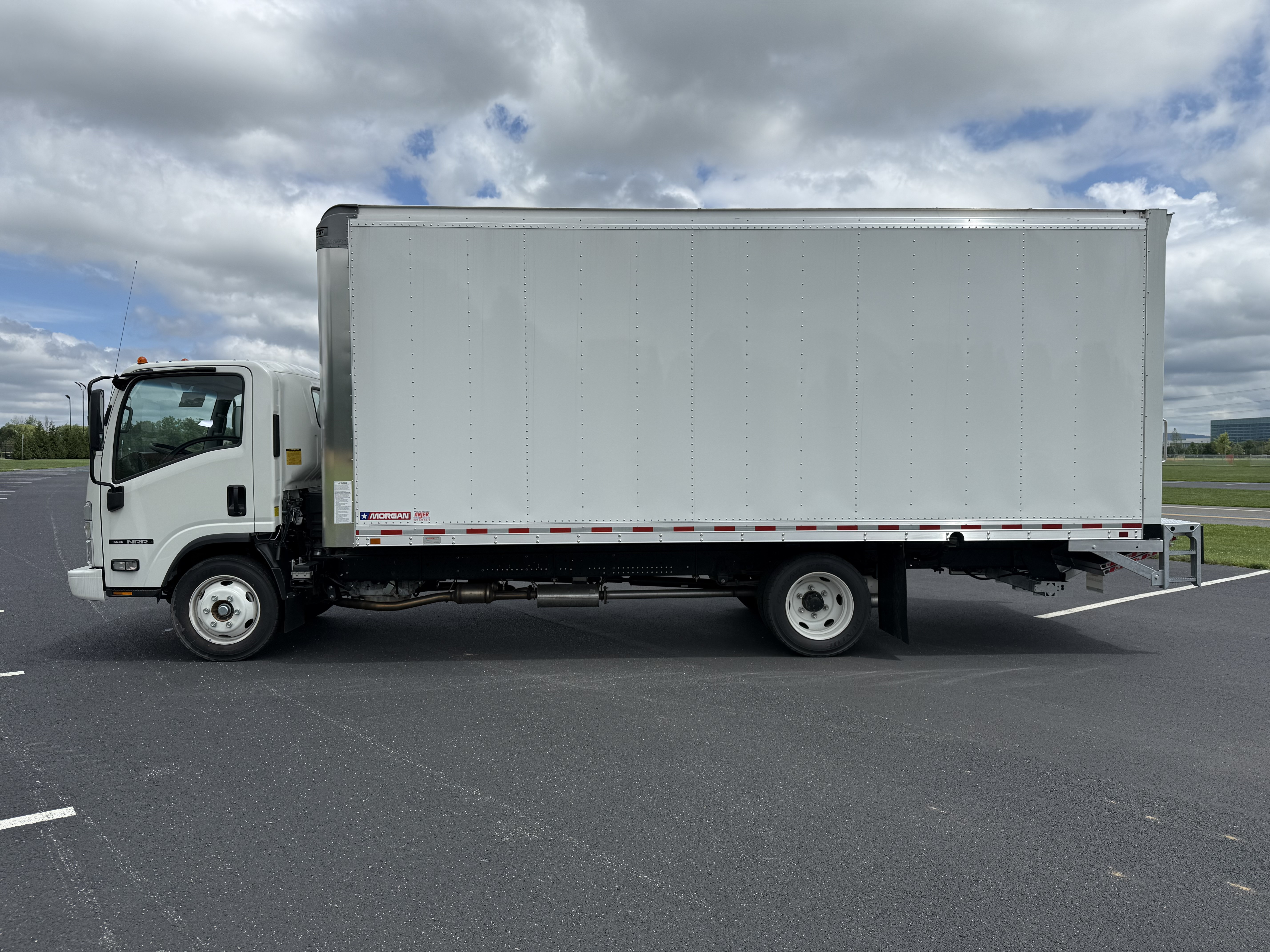 2025 Isuzu NRR Gas