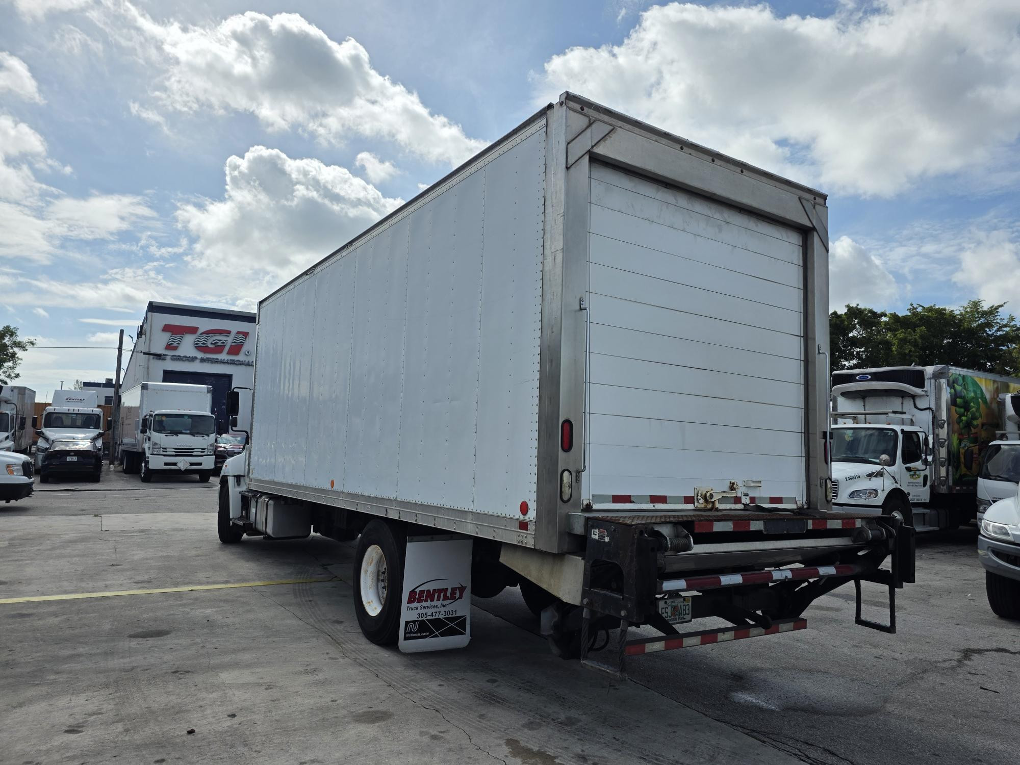 2016 Hino 338D