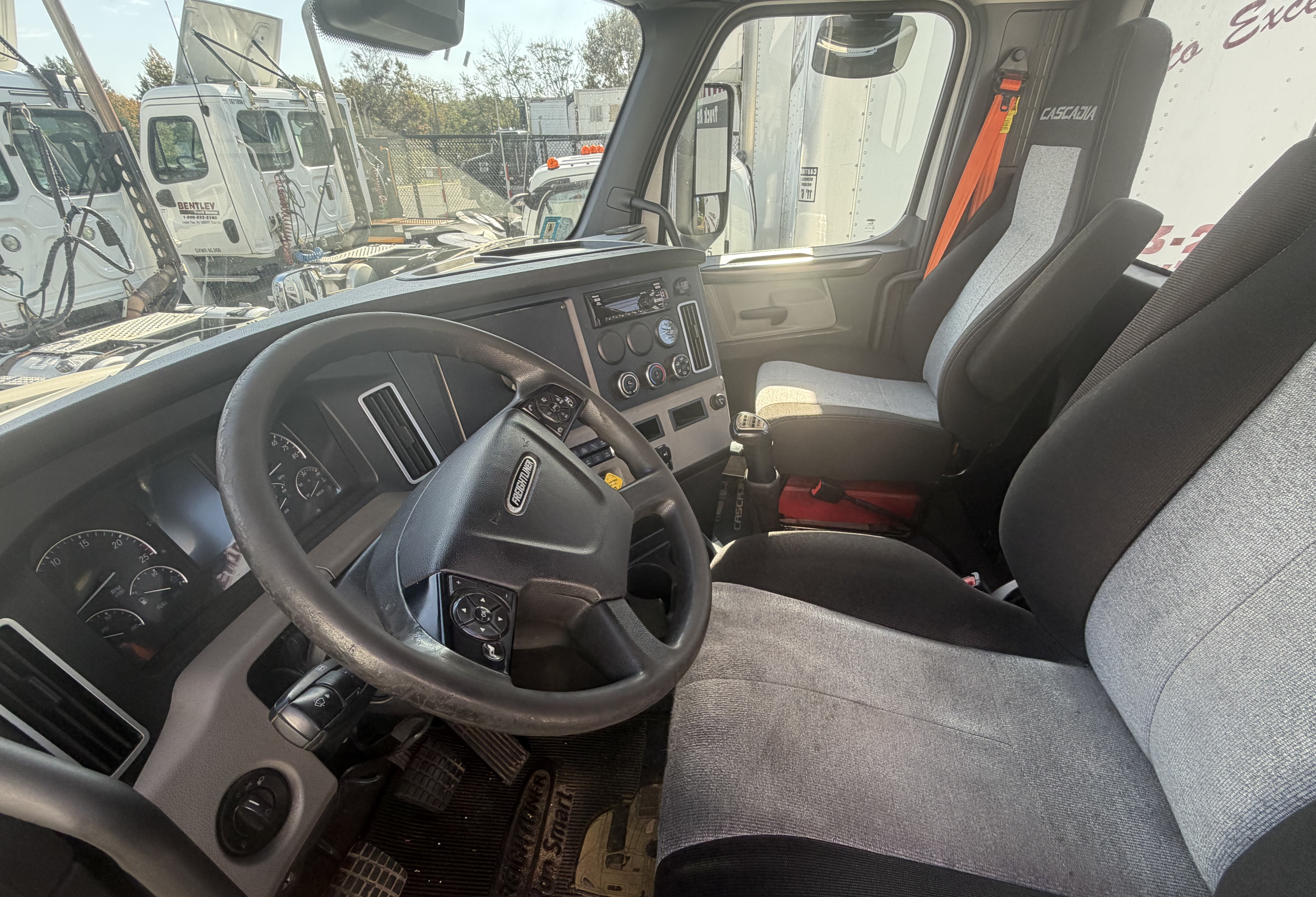 2020 Freightliner CASCADIA