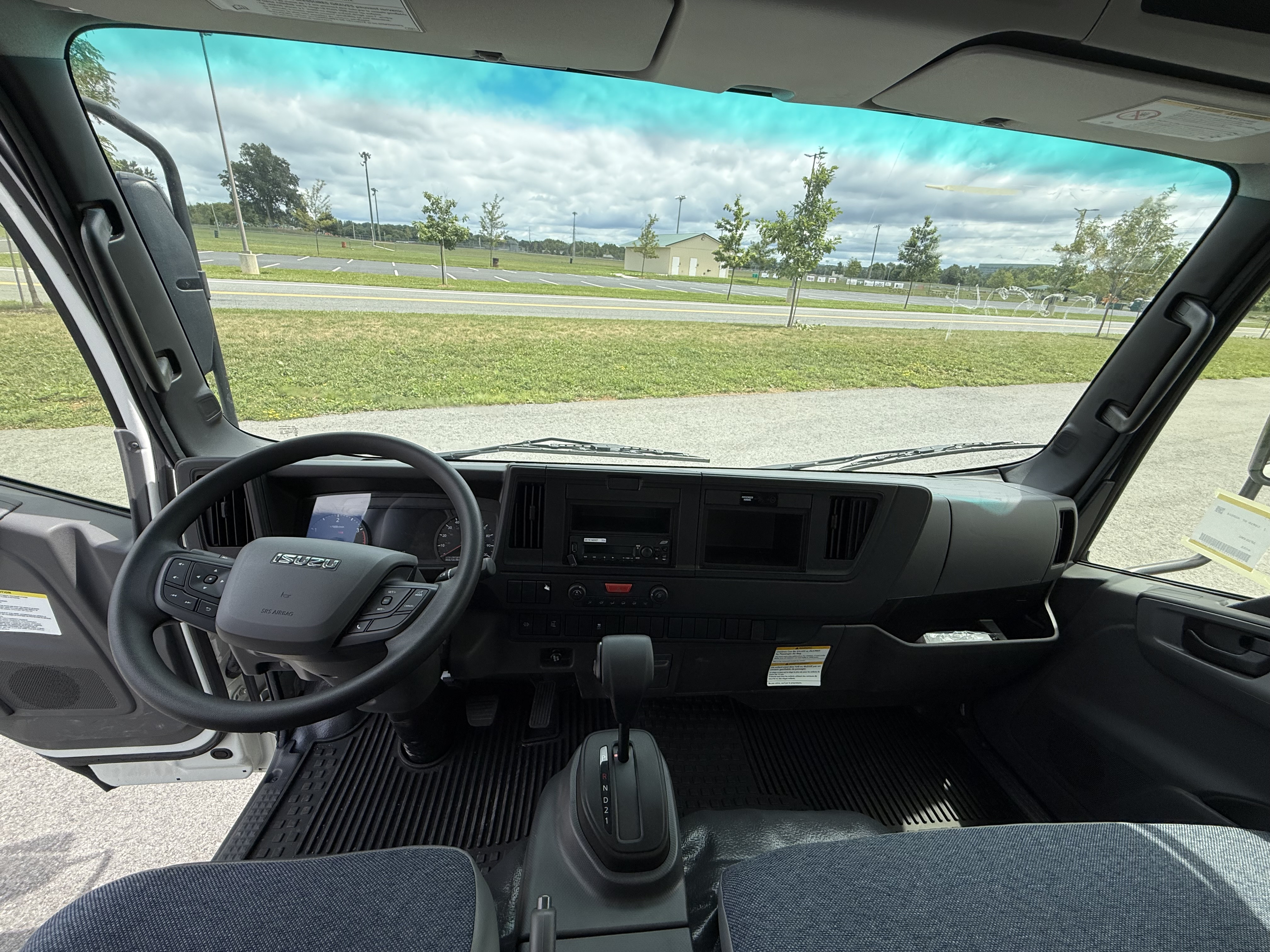 2025 Isuzu NPR HD