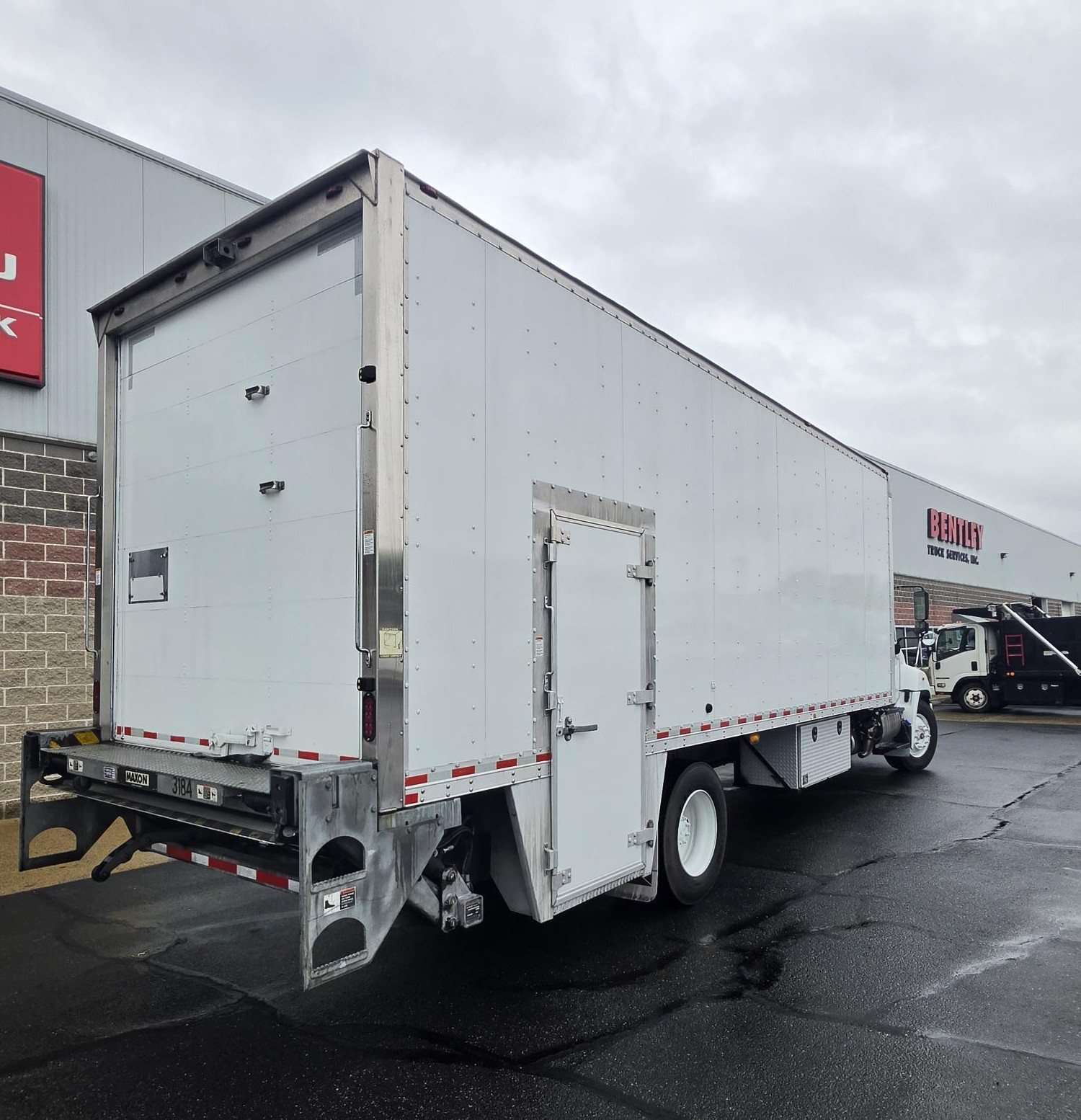 2019 Hino 268A