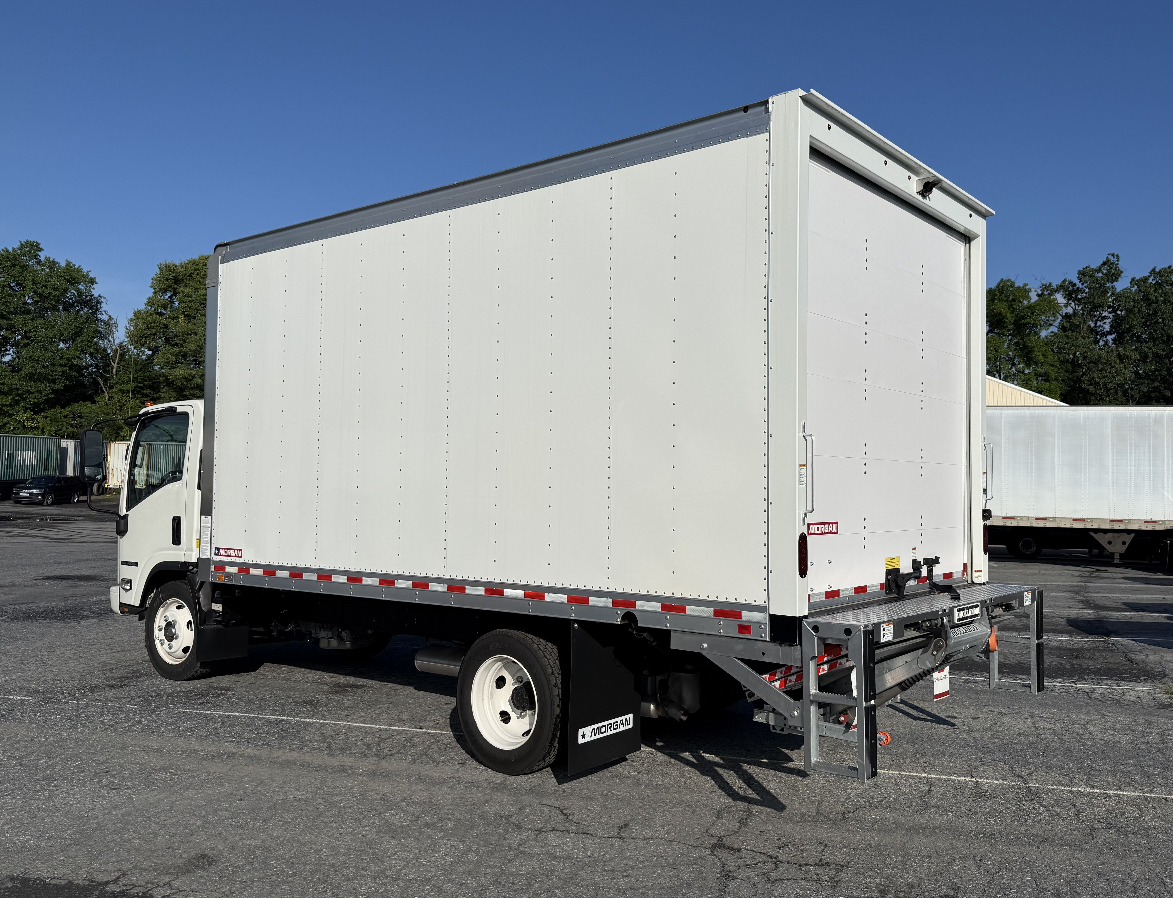 2025 Isuzu NRR GAS