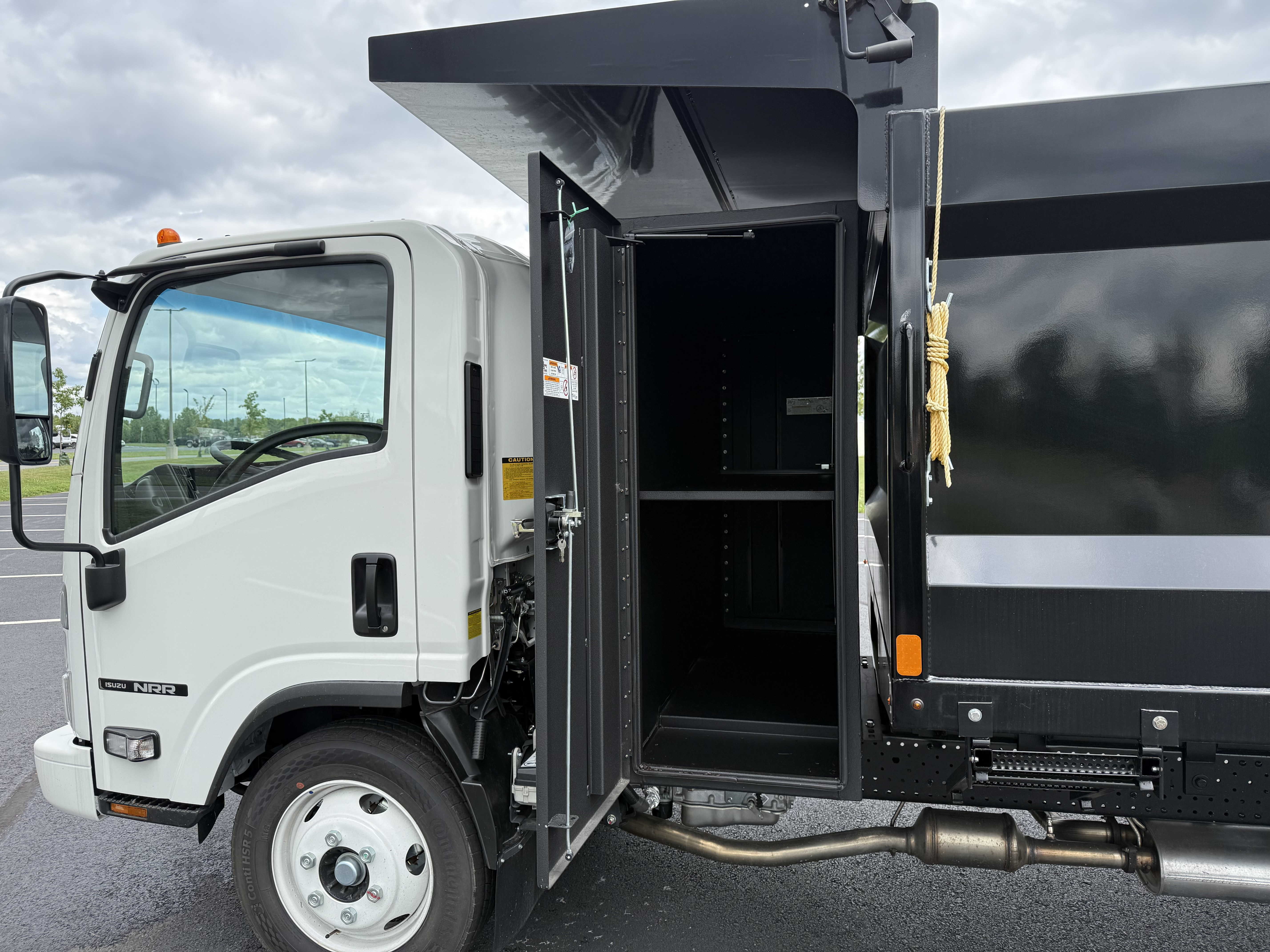 2026 Isuzu NRR Gas