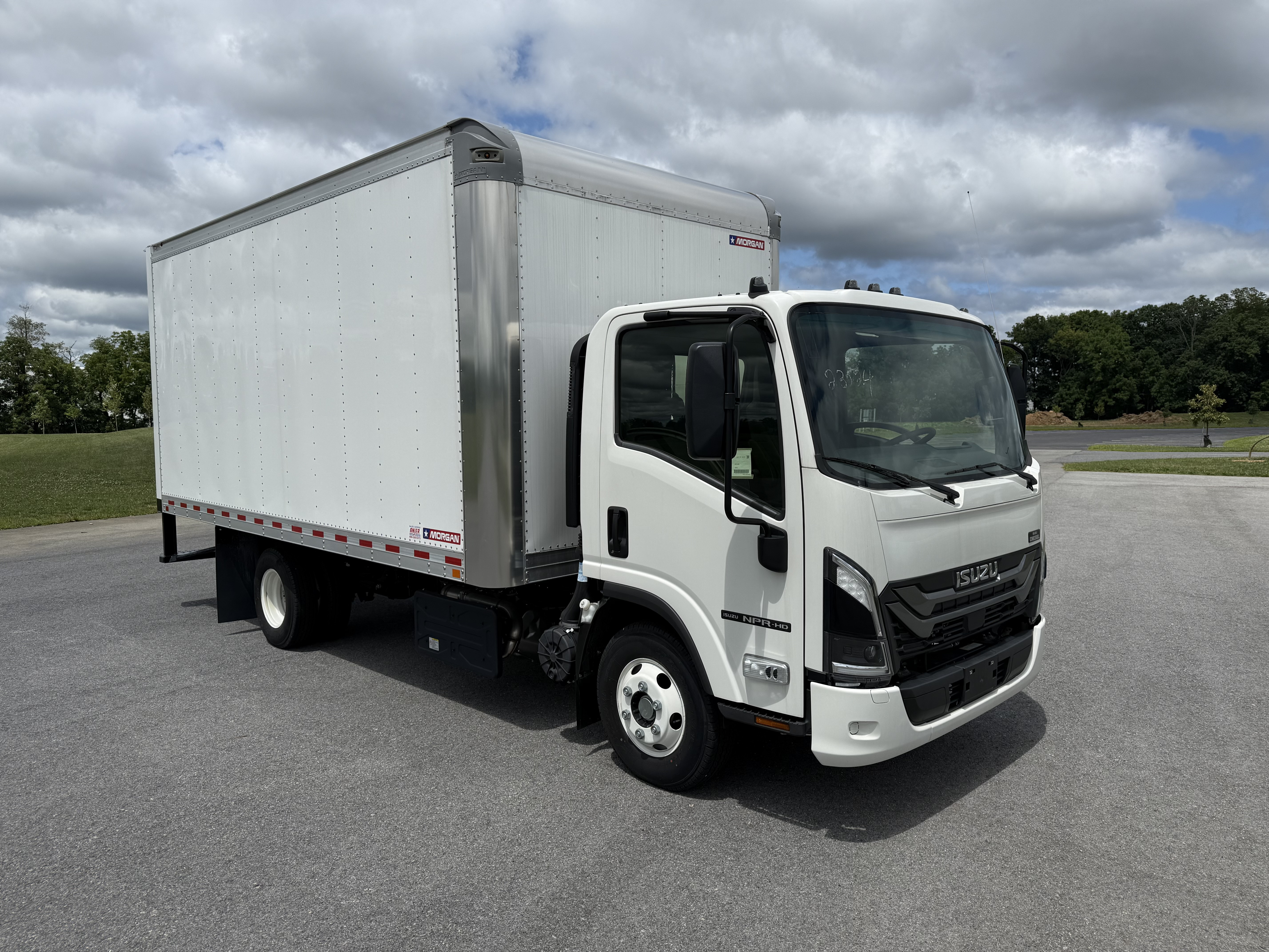 2025 Isuzu NPR HD