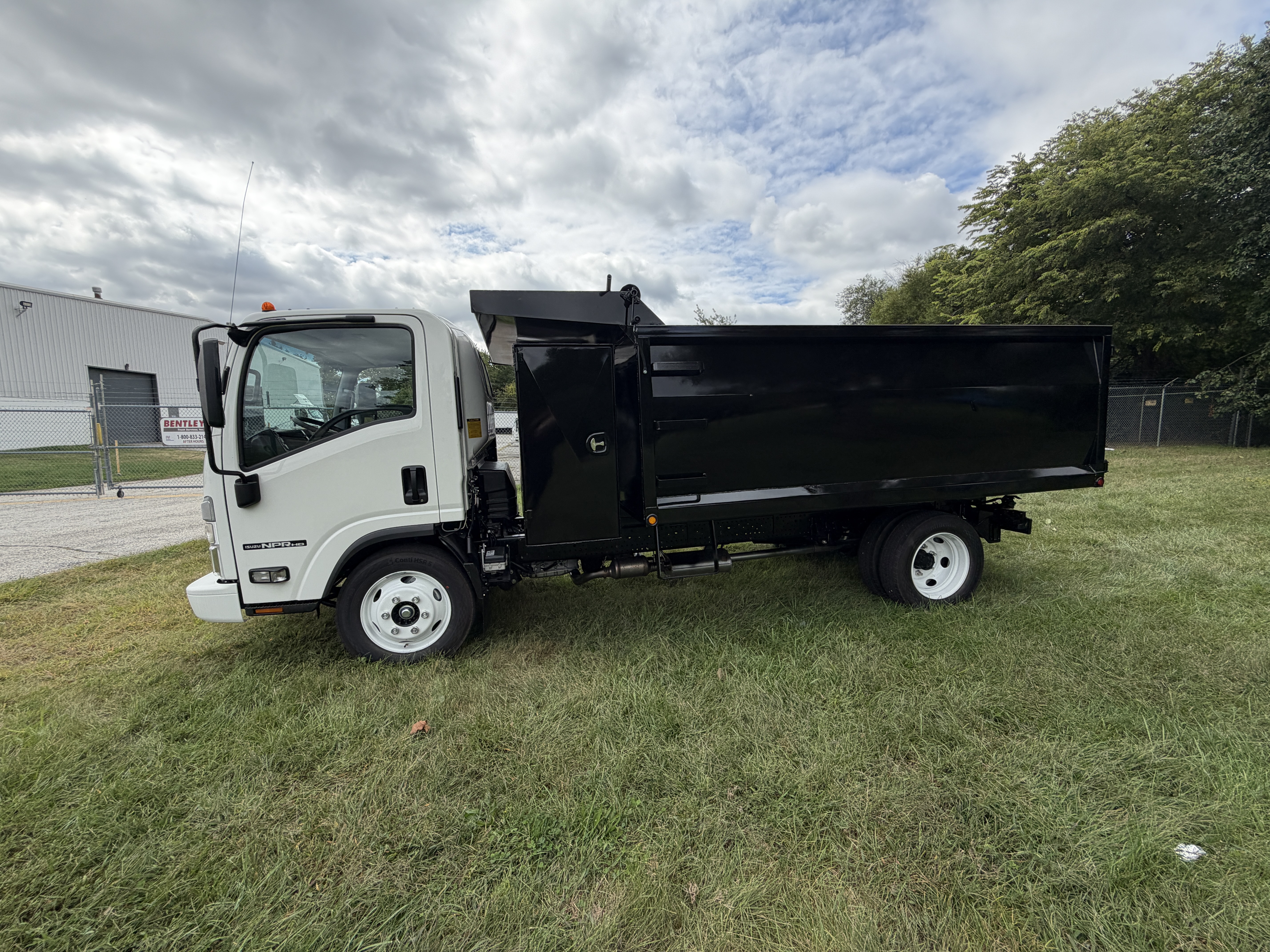2026 Isuzu NPR HD GAS