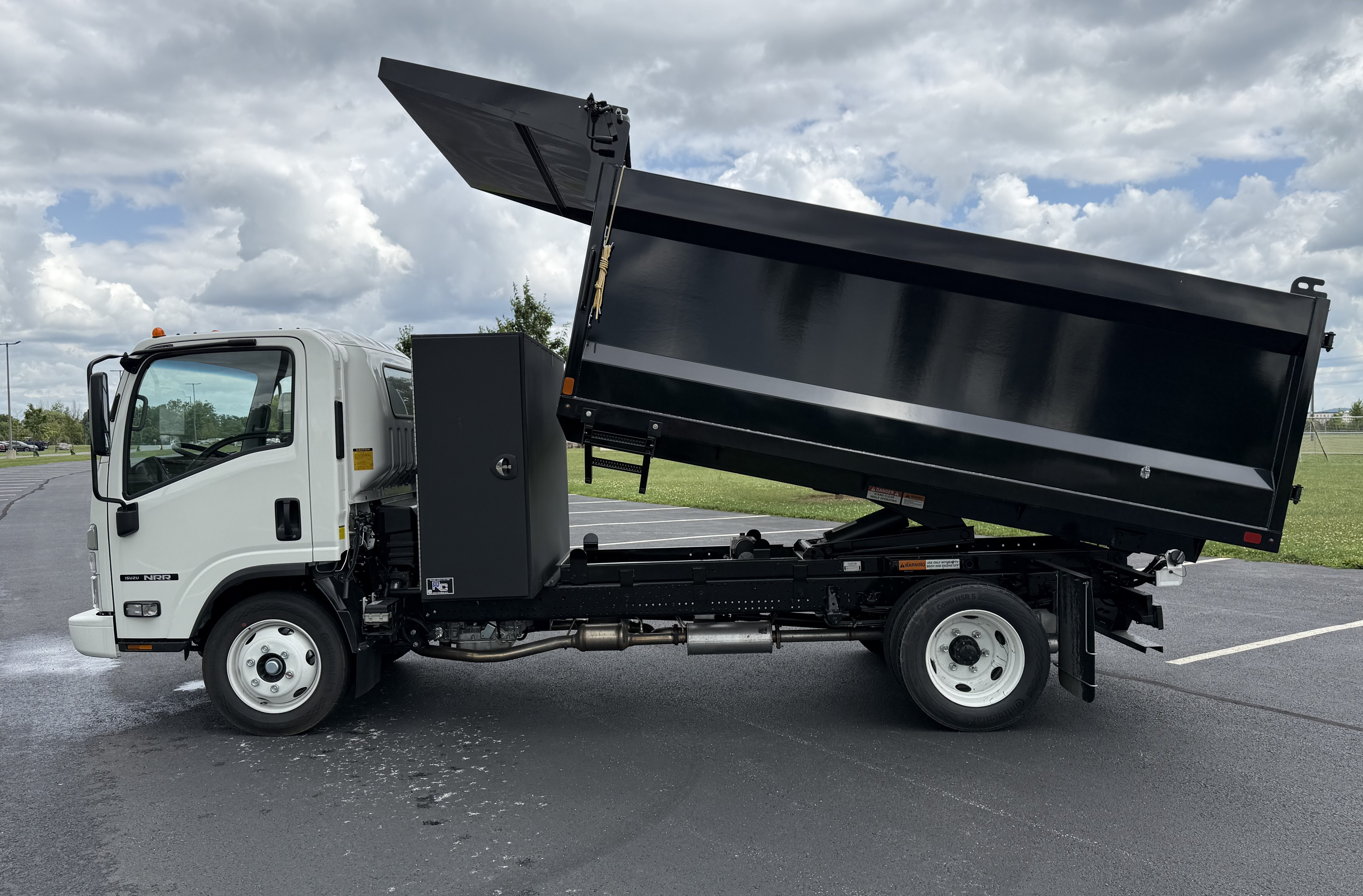 2026 Isuzu NRR Gas