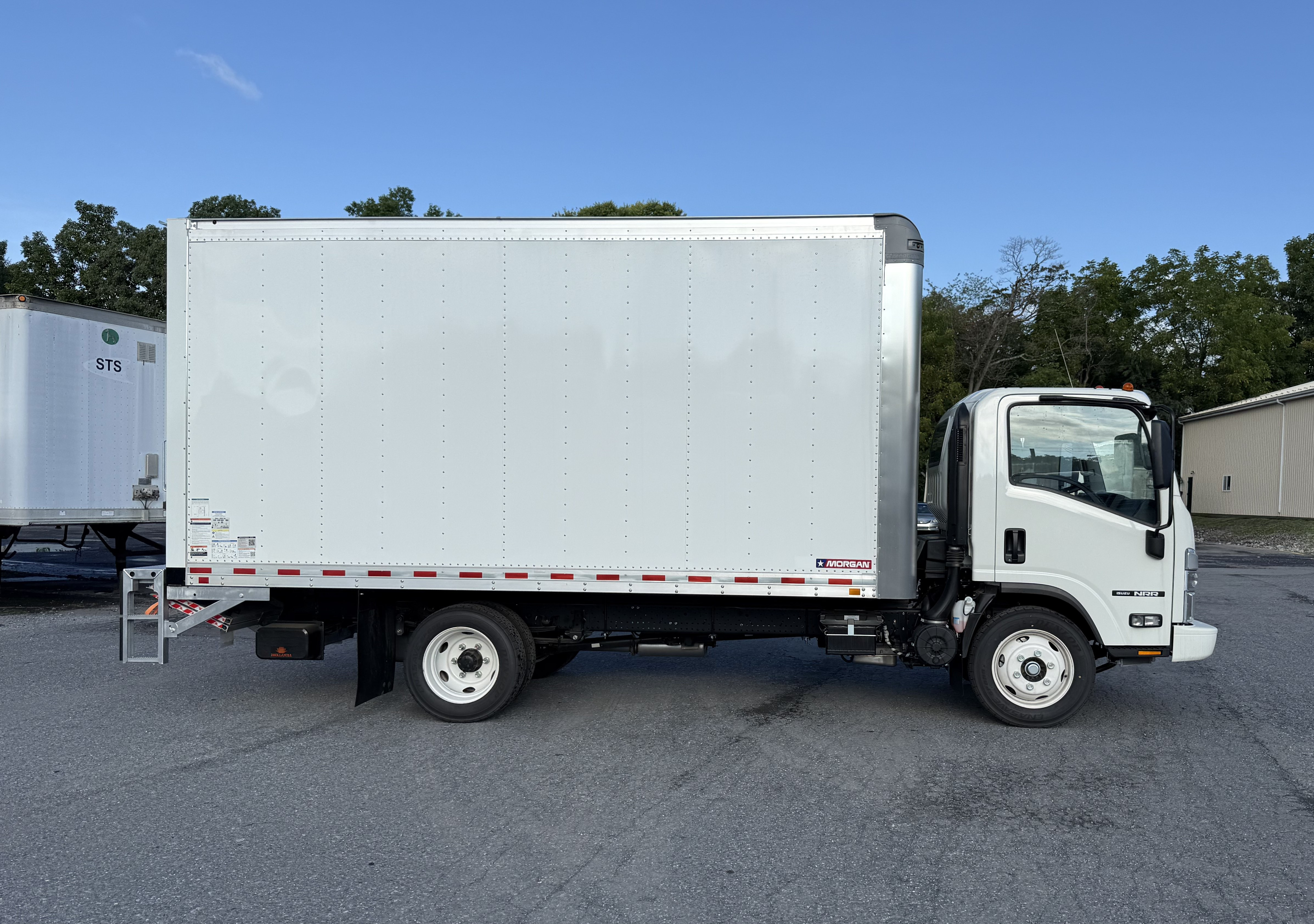 2025 Isuzu NRR GAS
