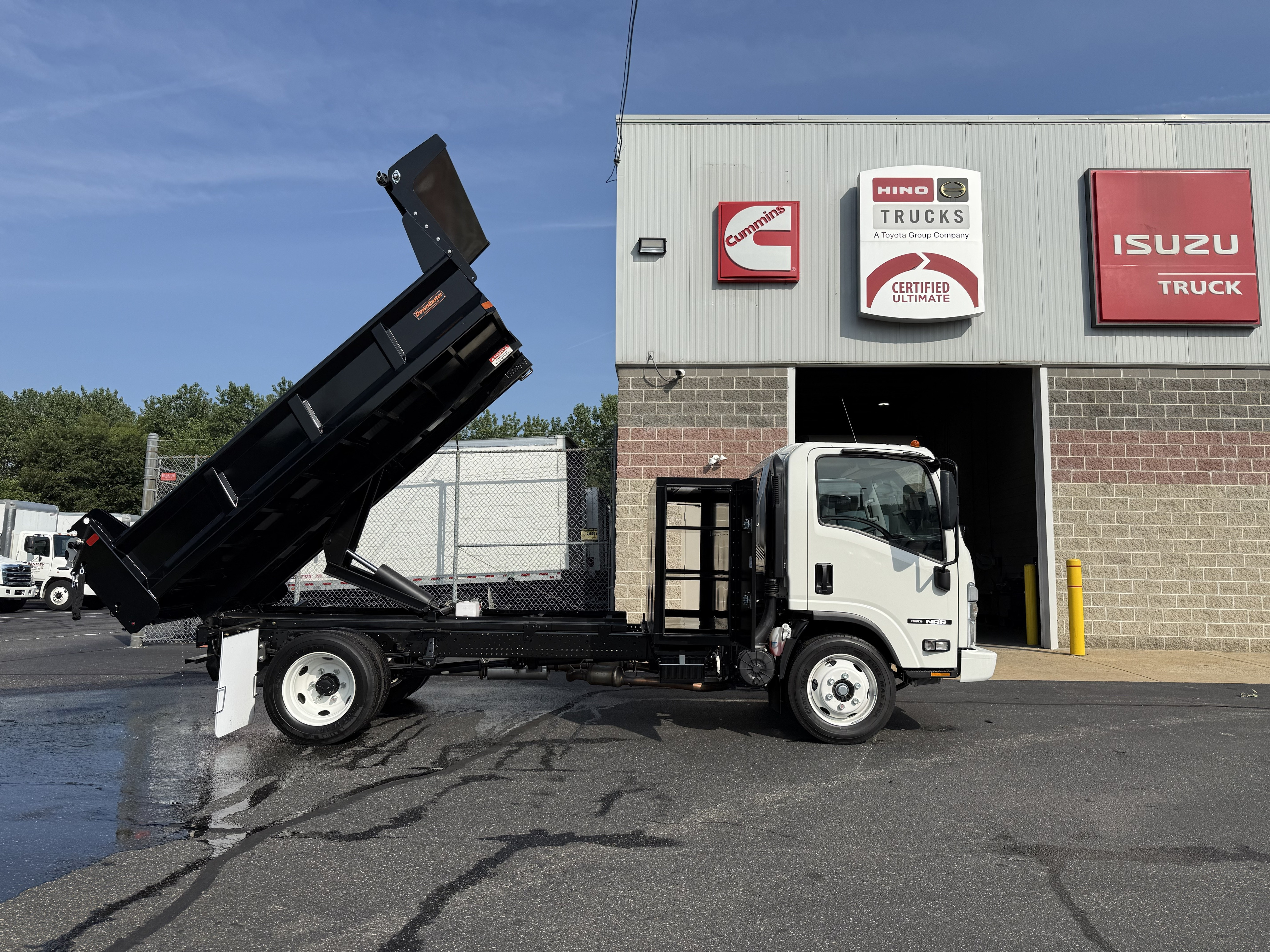 Photo of a 2026 Isuzu NRR Gas