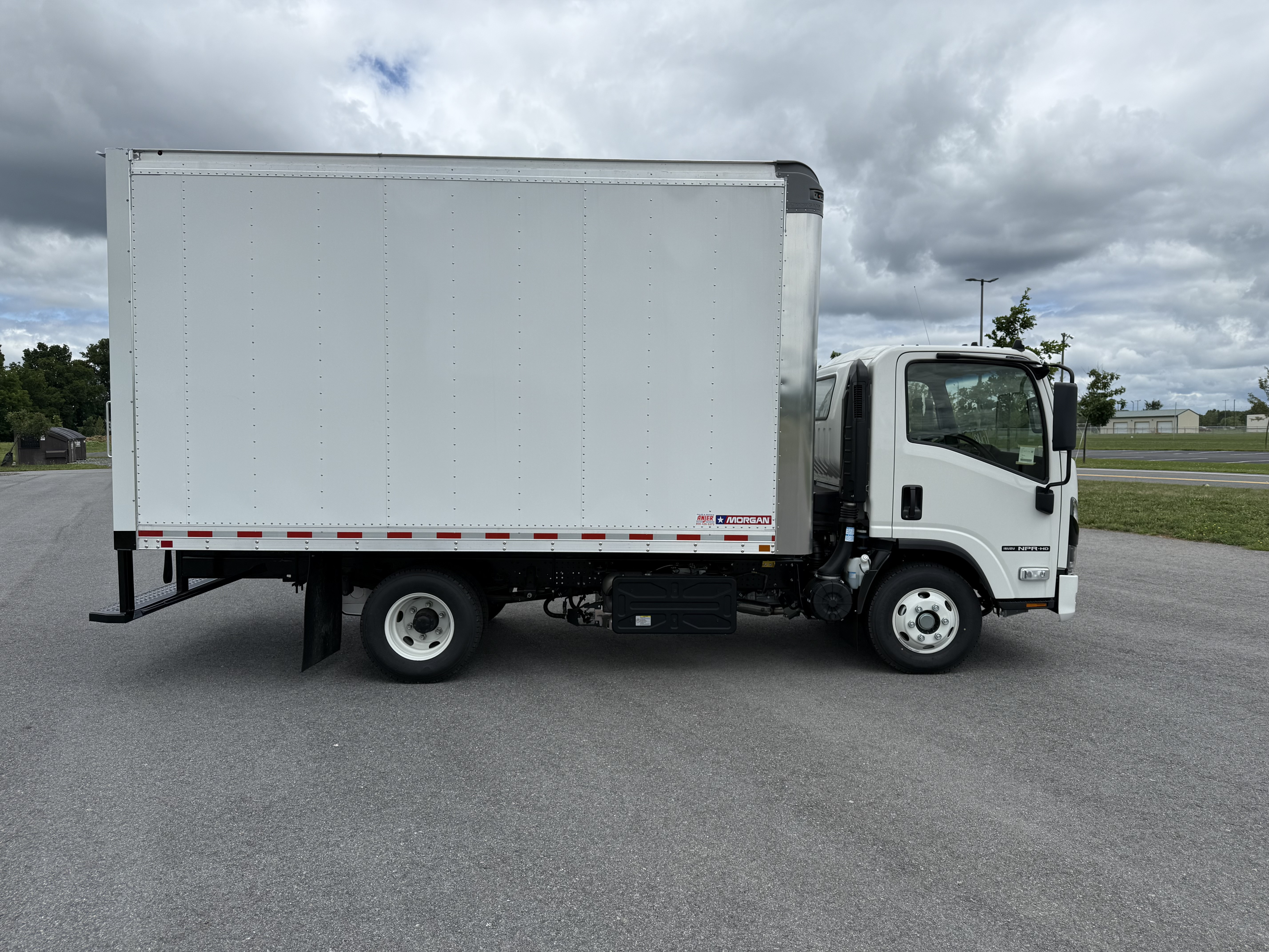 2026 Isuzu NPR HD