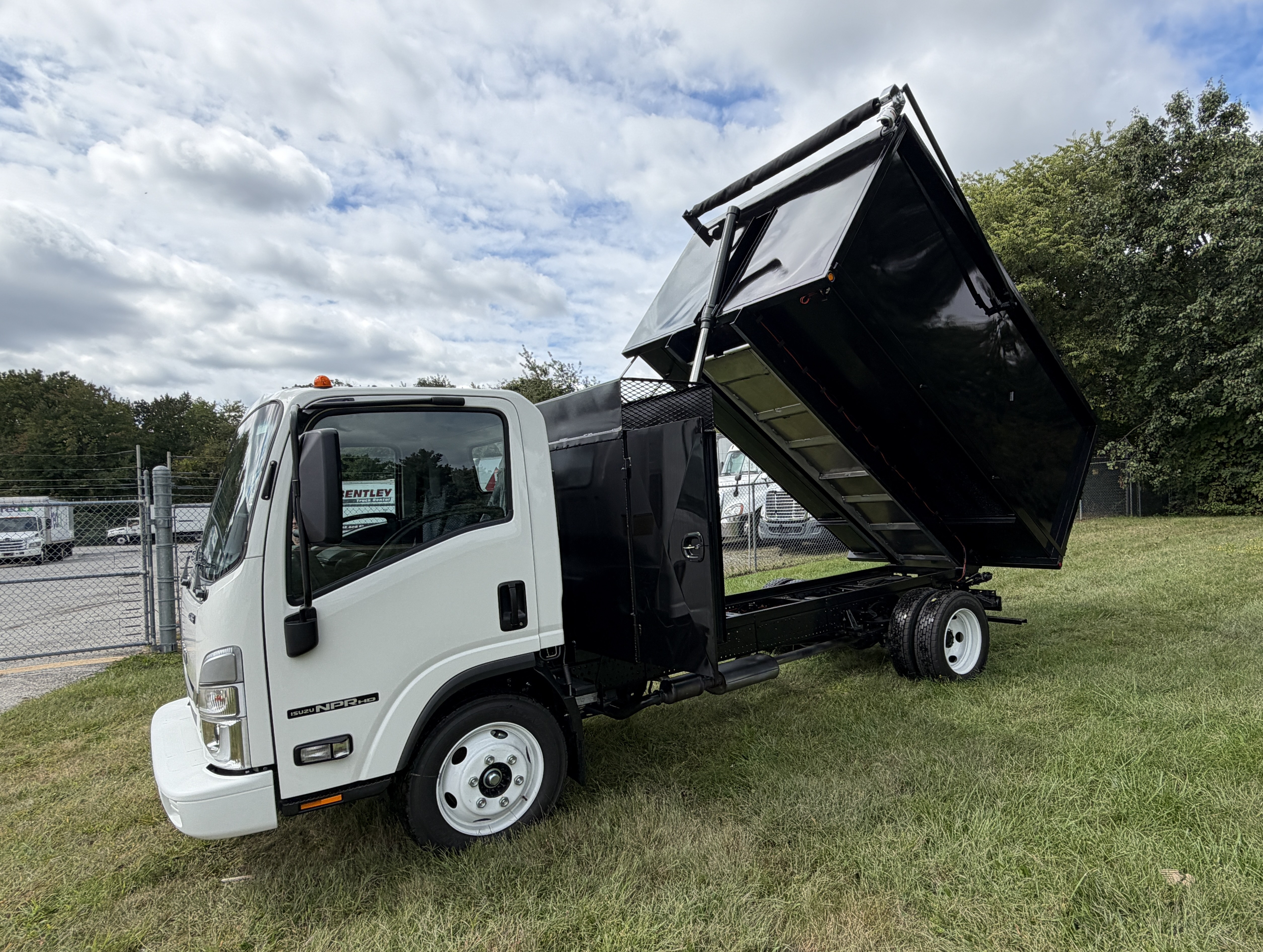 2026 Isuzu NPR HD GAS