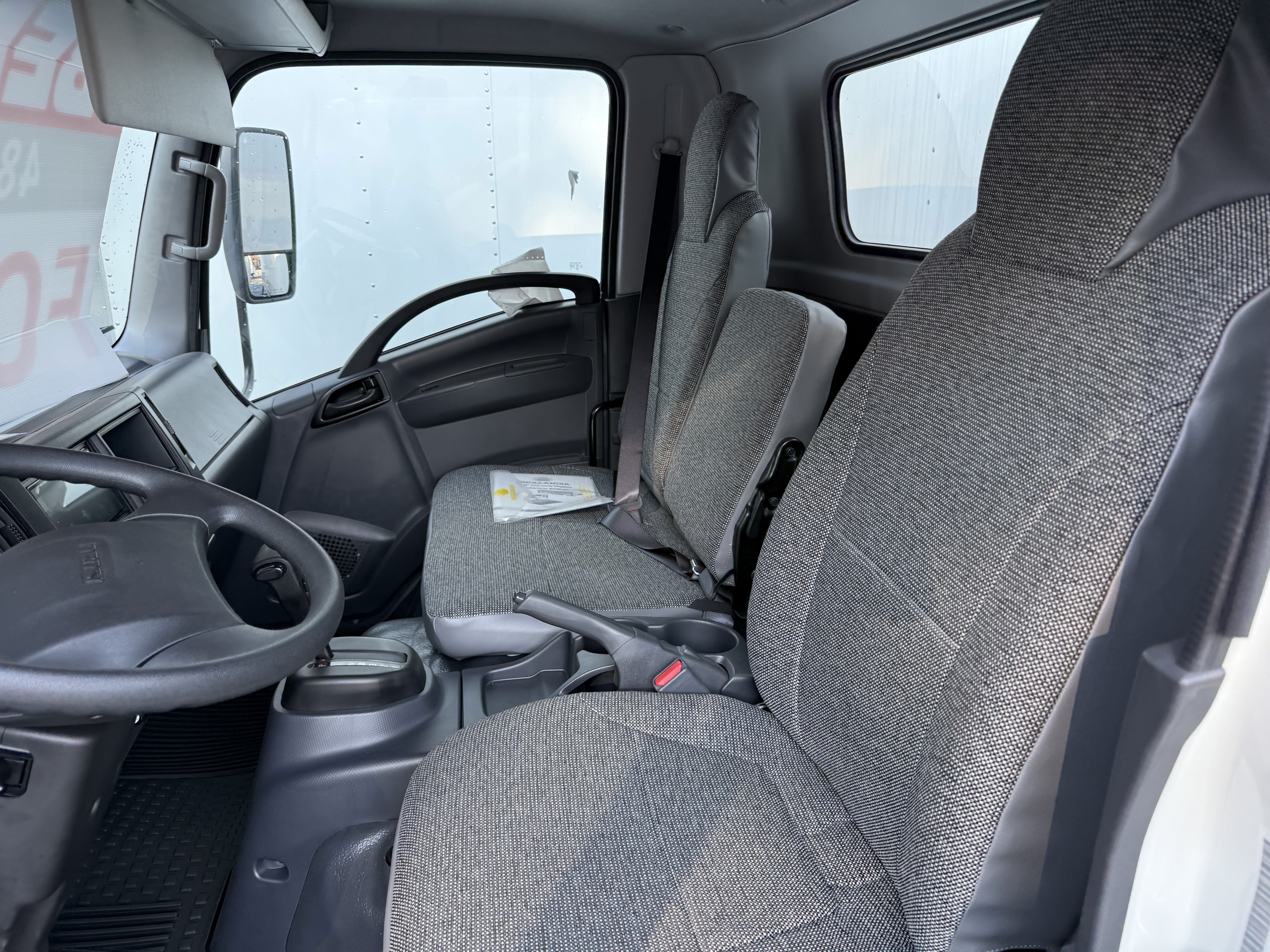 2025 Isuzu NRR GAS