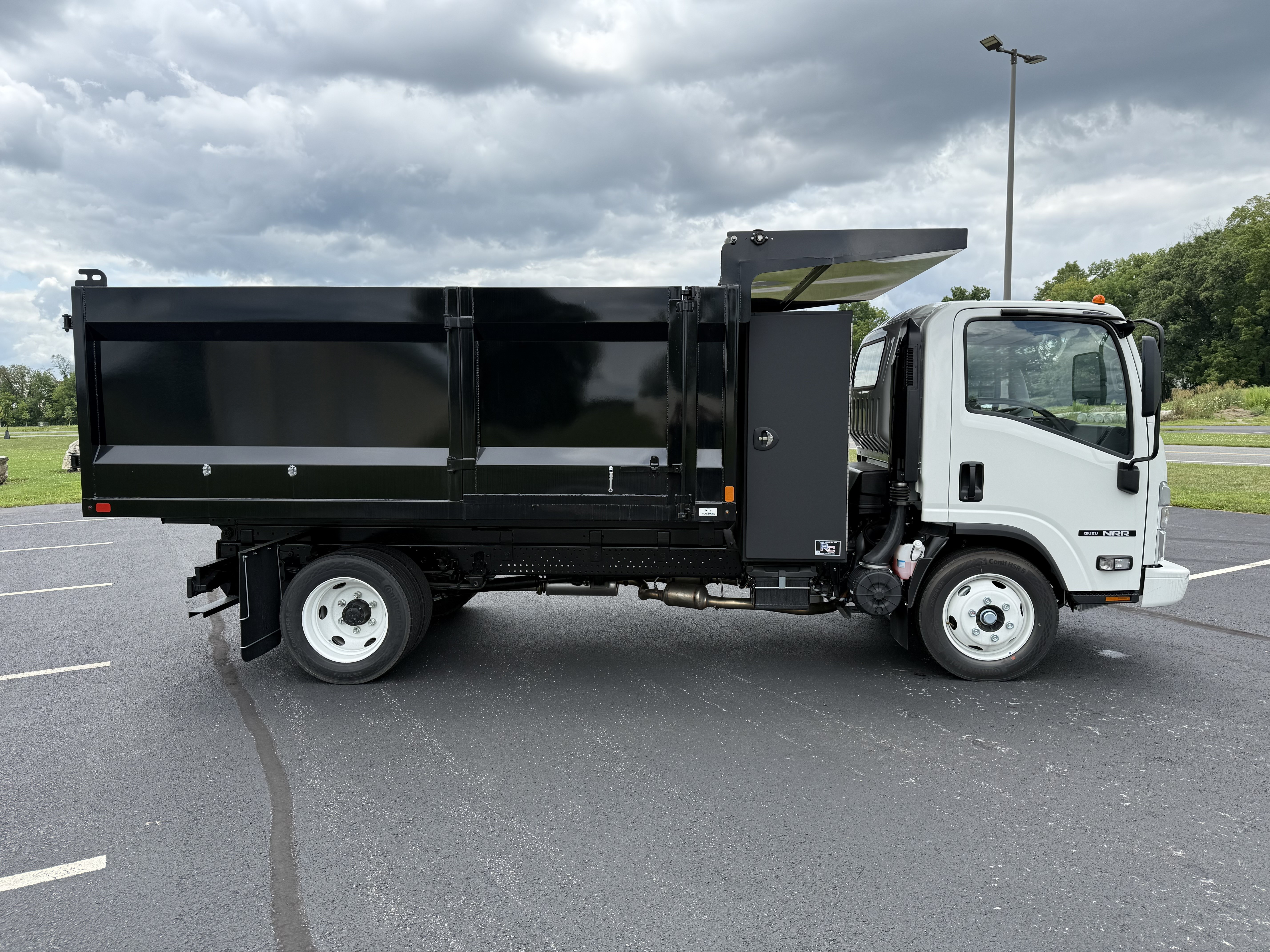 2026 Isuzu NRR Gas