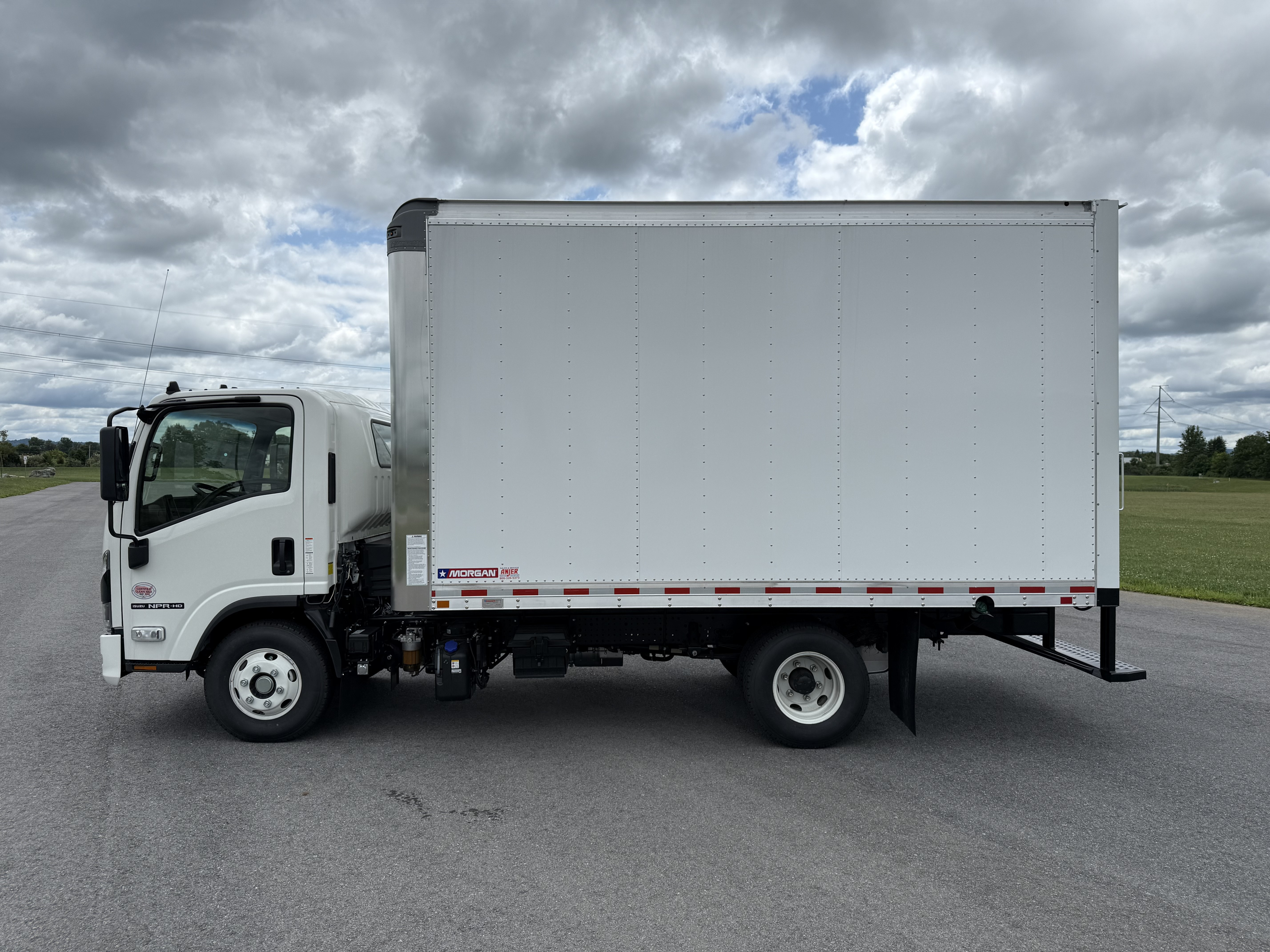 2026 Isuzu NPR HD