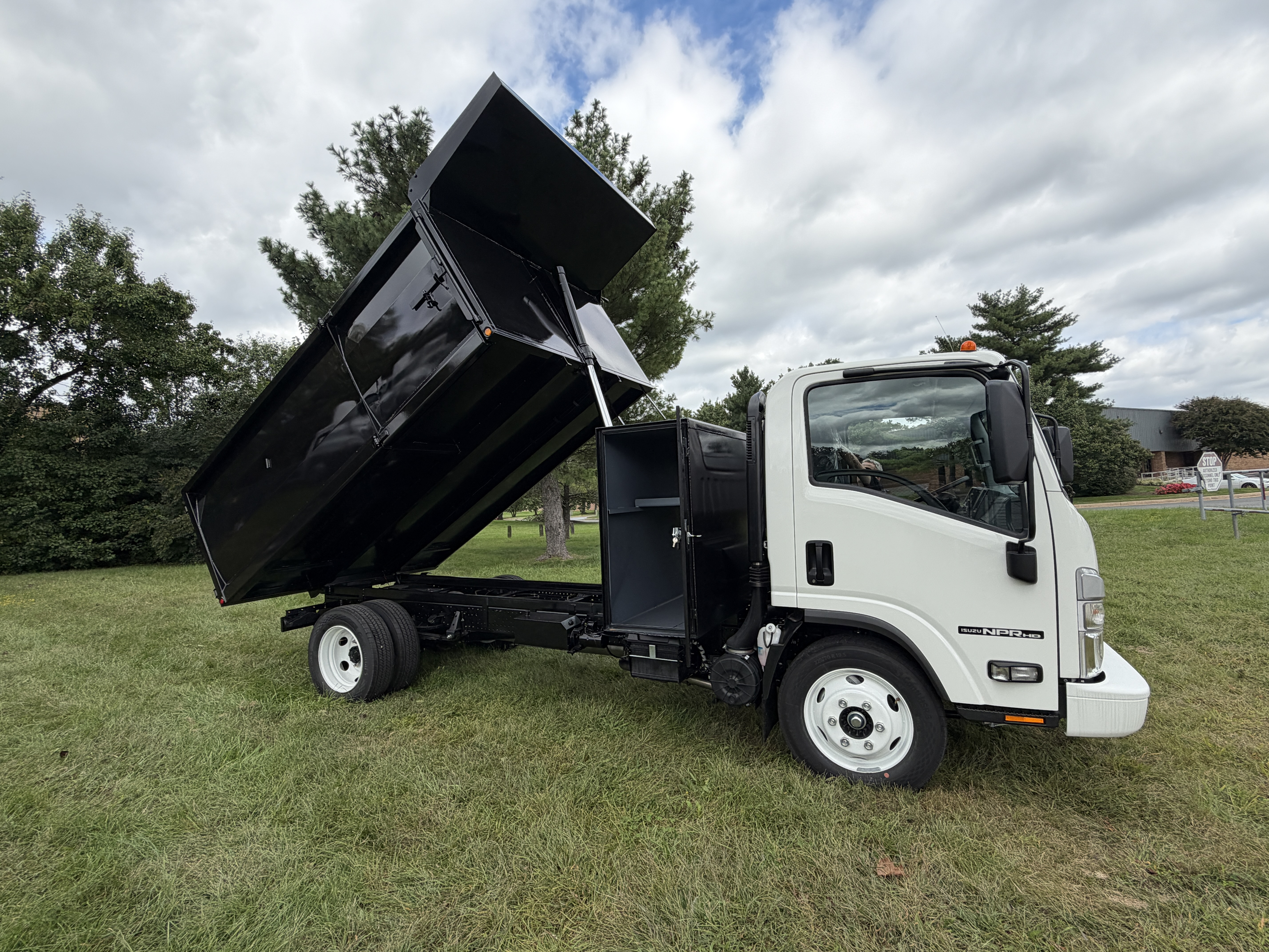 2026 Isuzu NPR HD GAS
