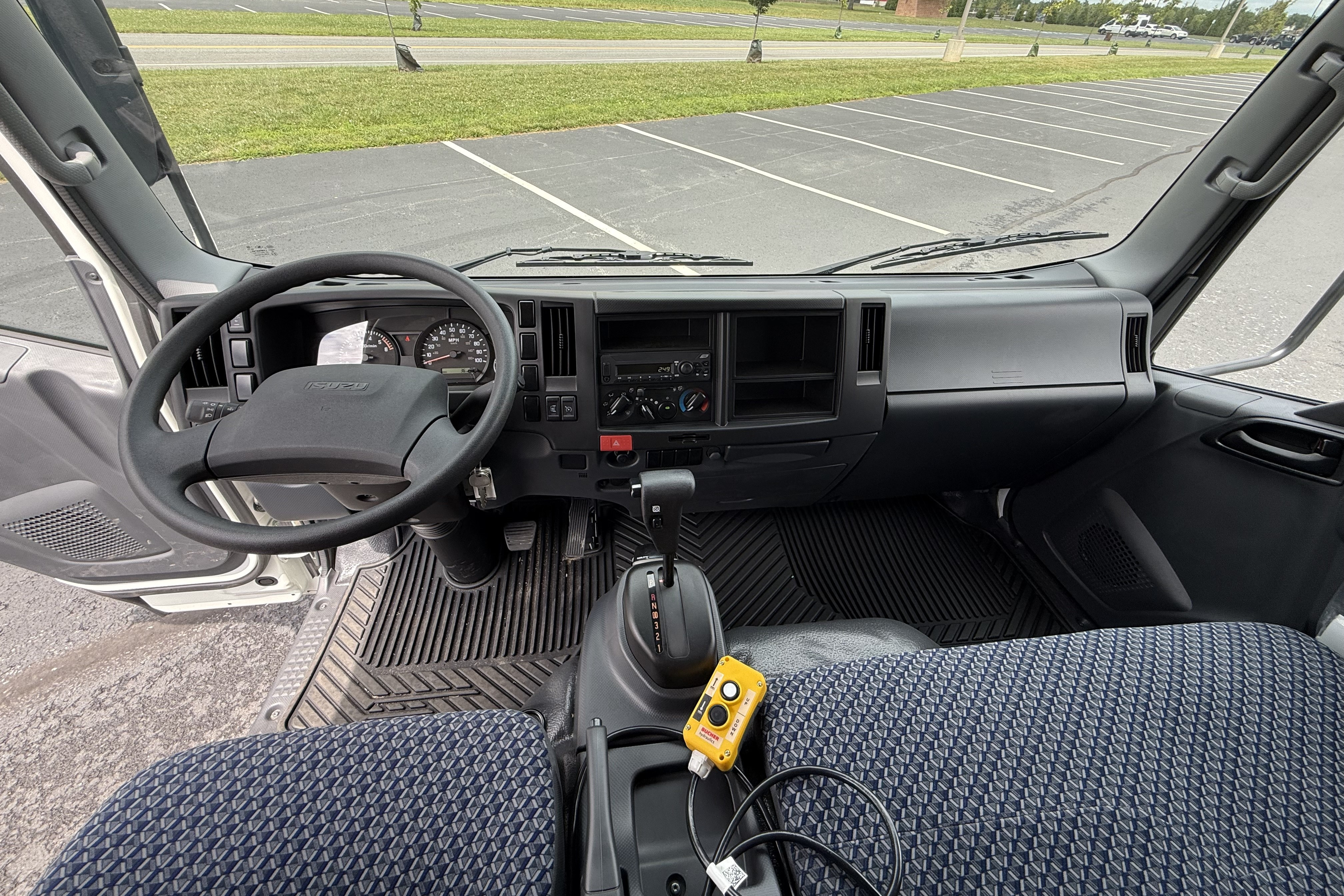2026 Isuzu NRR Gas