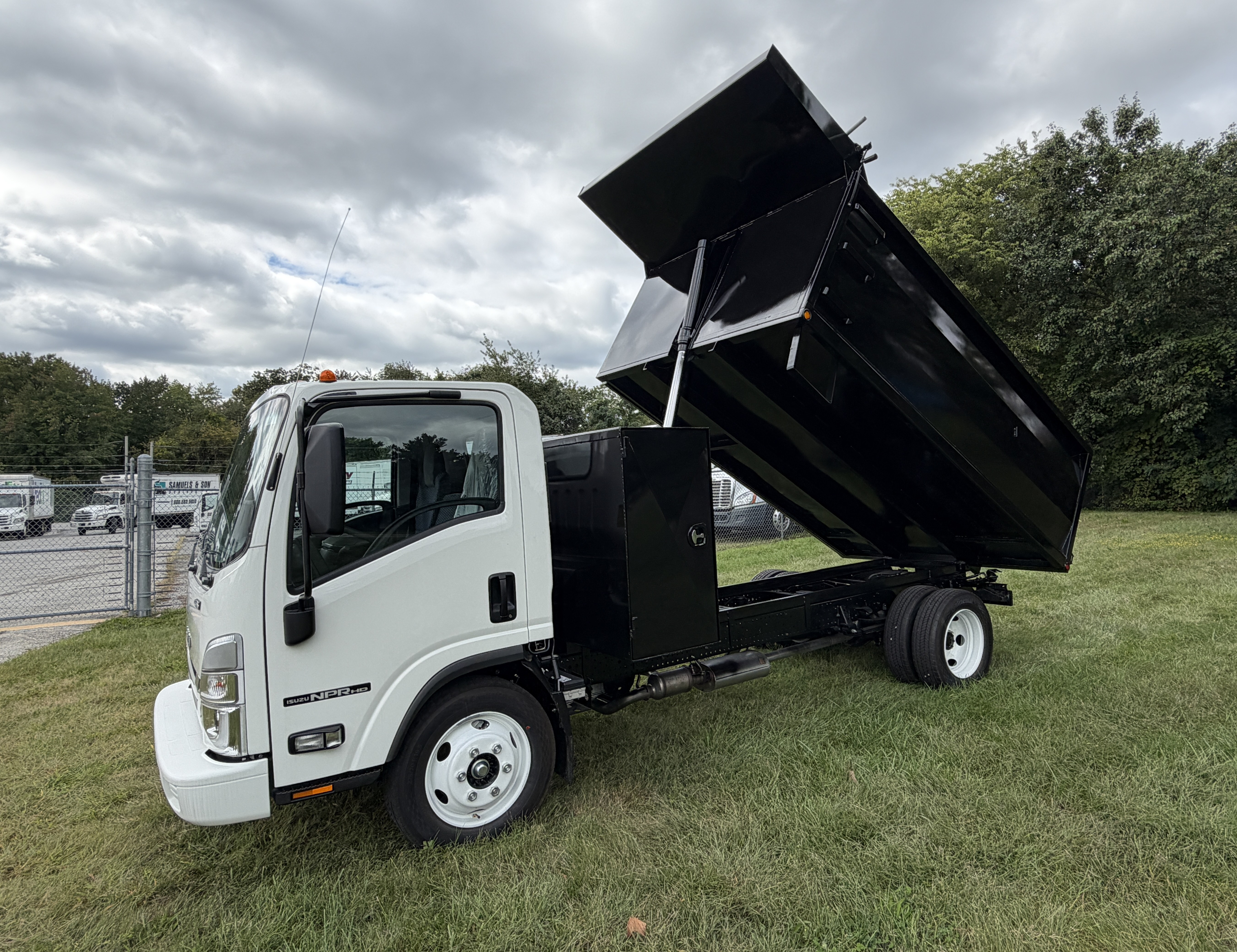2026 Isuzu NPR HD GAS