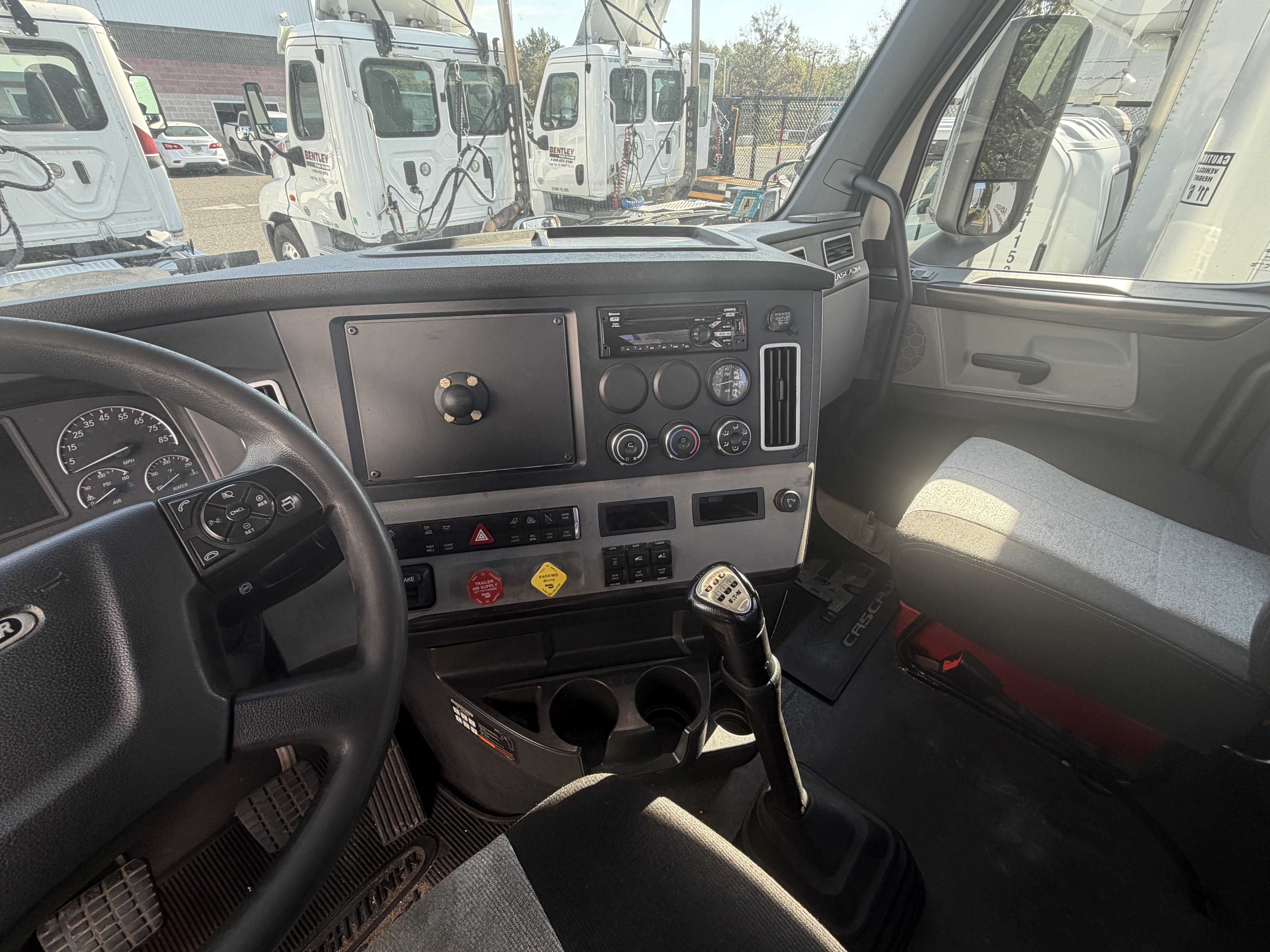 2020 Freightliner CASCADIA